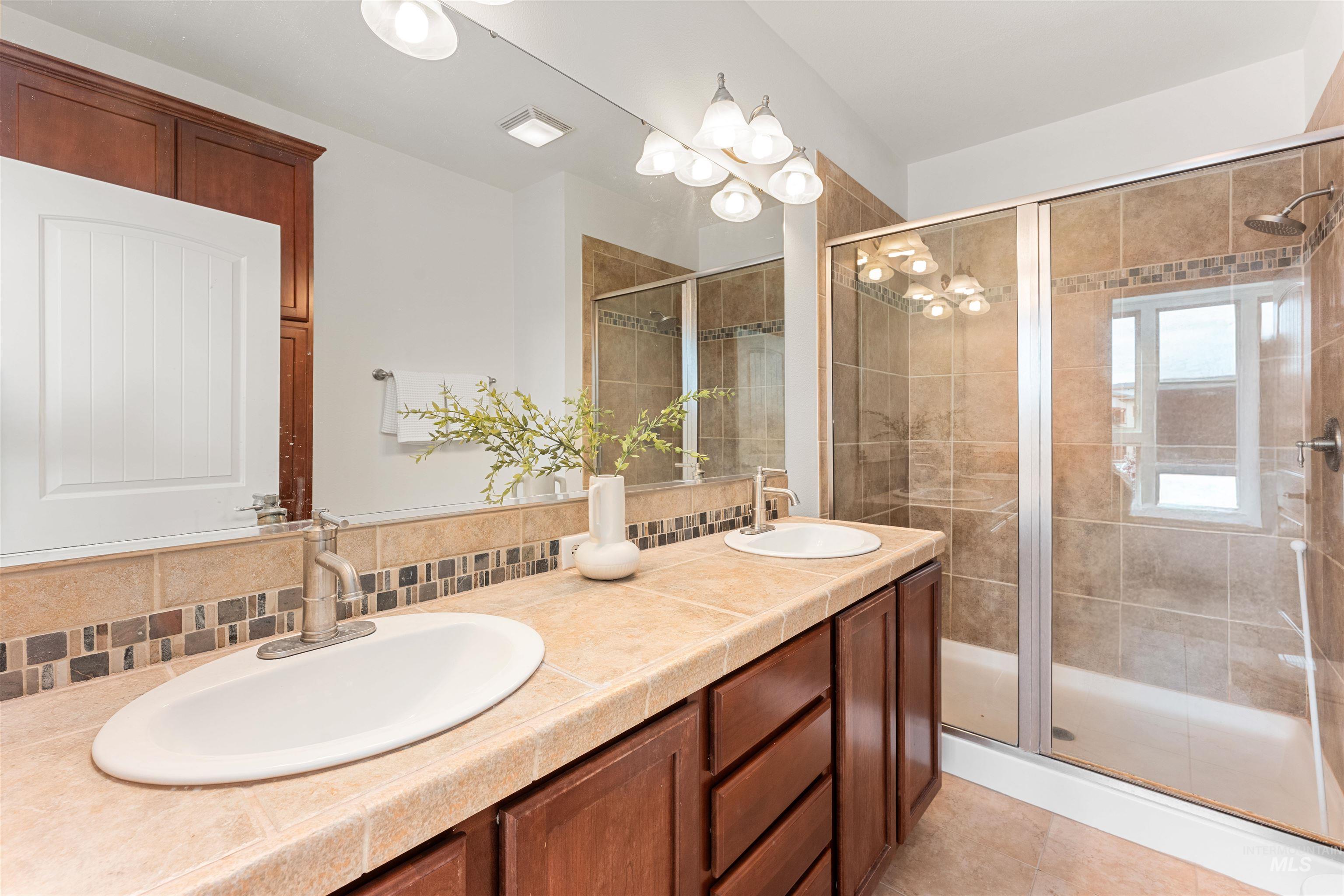 424 E Thurman Mill St., Garden City, Idaho 83712, 3 Bedrooms, 3.5 Bathrooms, Residential For Sale, Price $685,000,MLS 98963710