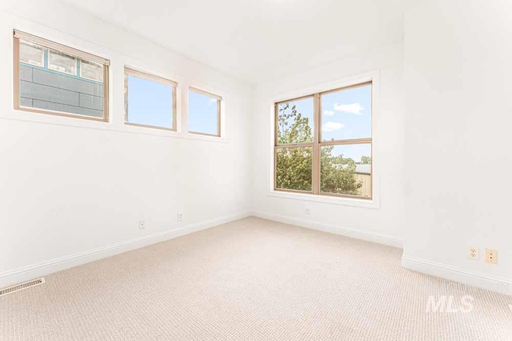 424 E Thurman Mill St., Garden City, Idaho 83712, 3 Bedrooms, 3.5 Bathrooms, Residential For Sale, Price $685,000,MLS 98963710