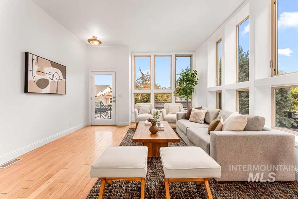 424 E Thurman Mill St., Garden City, Idaho 83712, 3 Bedrooms, 3.5 Bathrooms, Residential For Sale, Price $685,000,MLS 98963710