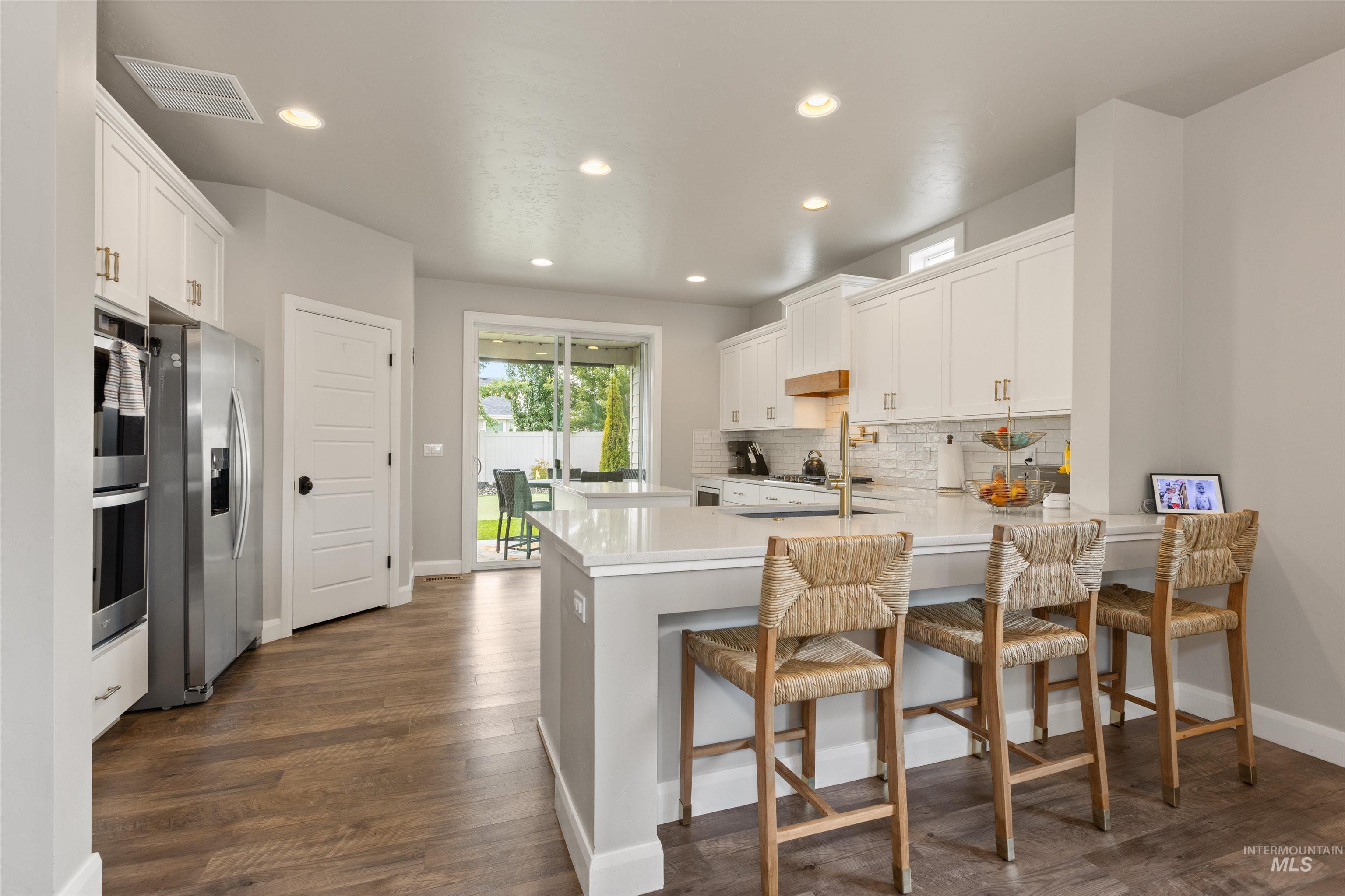 365 N Tullshire Ave., Eagle, Idaho 83616, 4 Bedrooms, 3.5 Bathrooms, Residential For Sale, Price $755,000,MLS 98963720