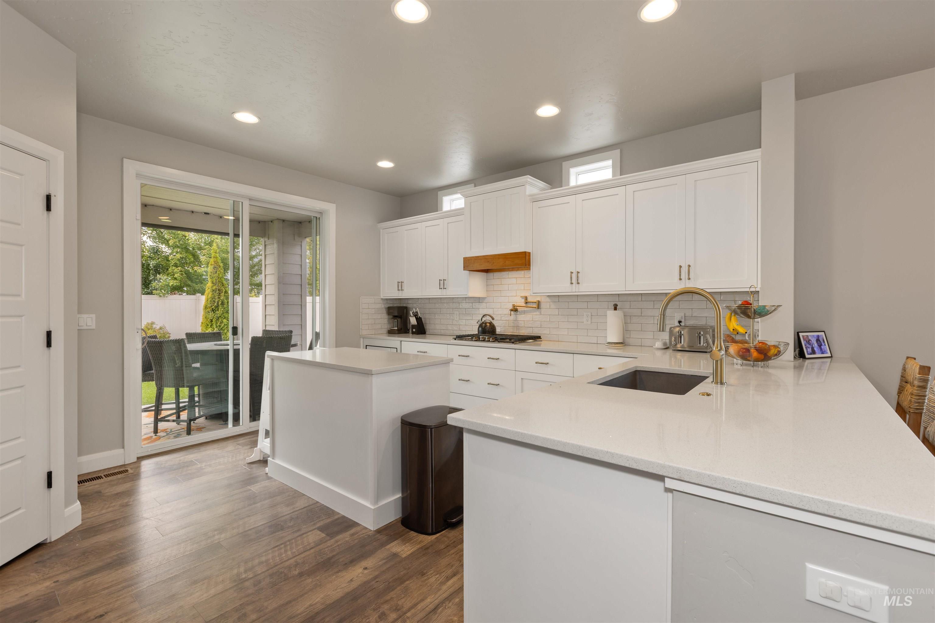 365 N Tullshire Ave., Eagle, Idaho 83616, 4 Bedrooms, 3.5 Bathrooms, Residential For Sale, Price $755,000,MLS 98963720