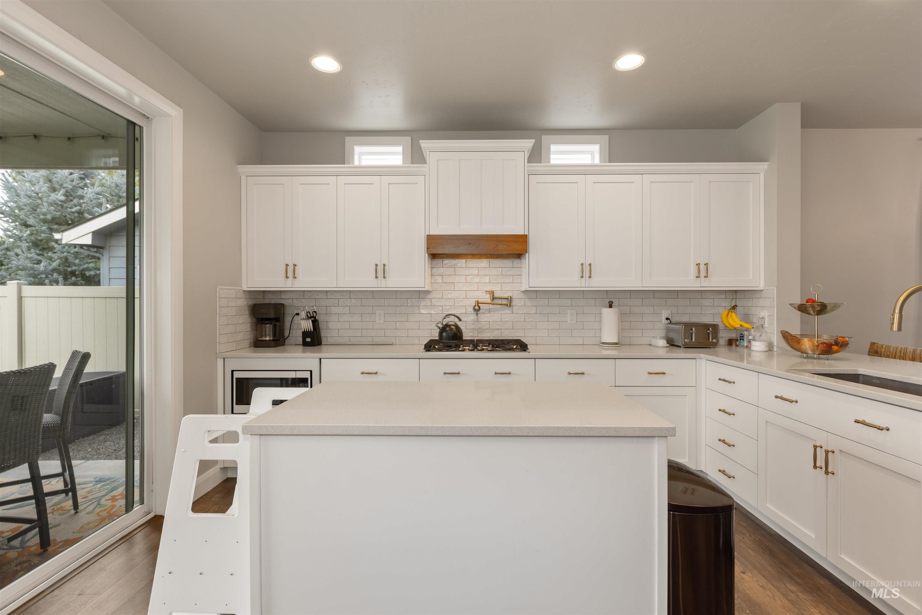 365 N Tullshire Ave., Eagle, Idaho 83616, 4 Bedrooms, 3.5 Bathrooms, Residential For Sale, Price $755,000,MLS 98963720