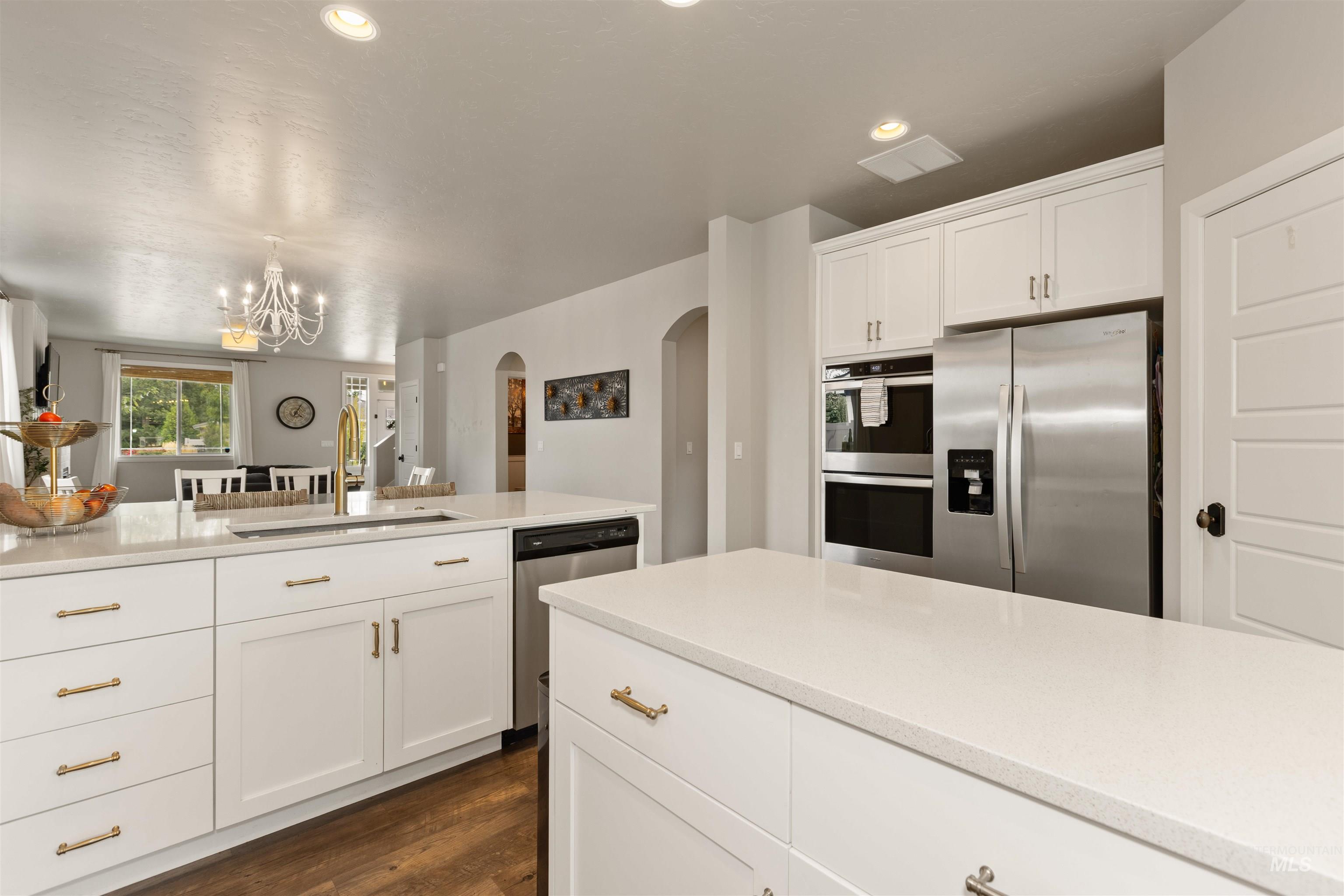 365 N Tullshire Ave., Eagle, Idaho 83616, 4 Bedrooms, 3.5 Bathrooms, Residential For Sale, Price $755,000,MLS 98963720