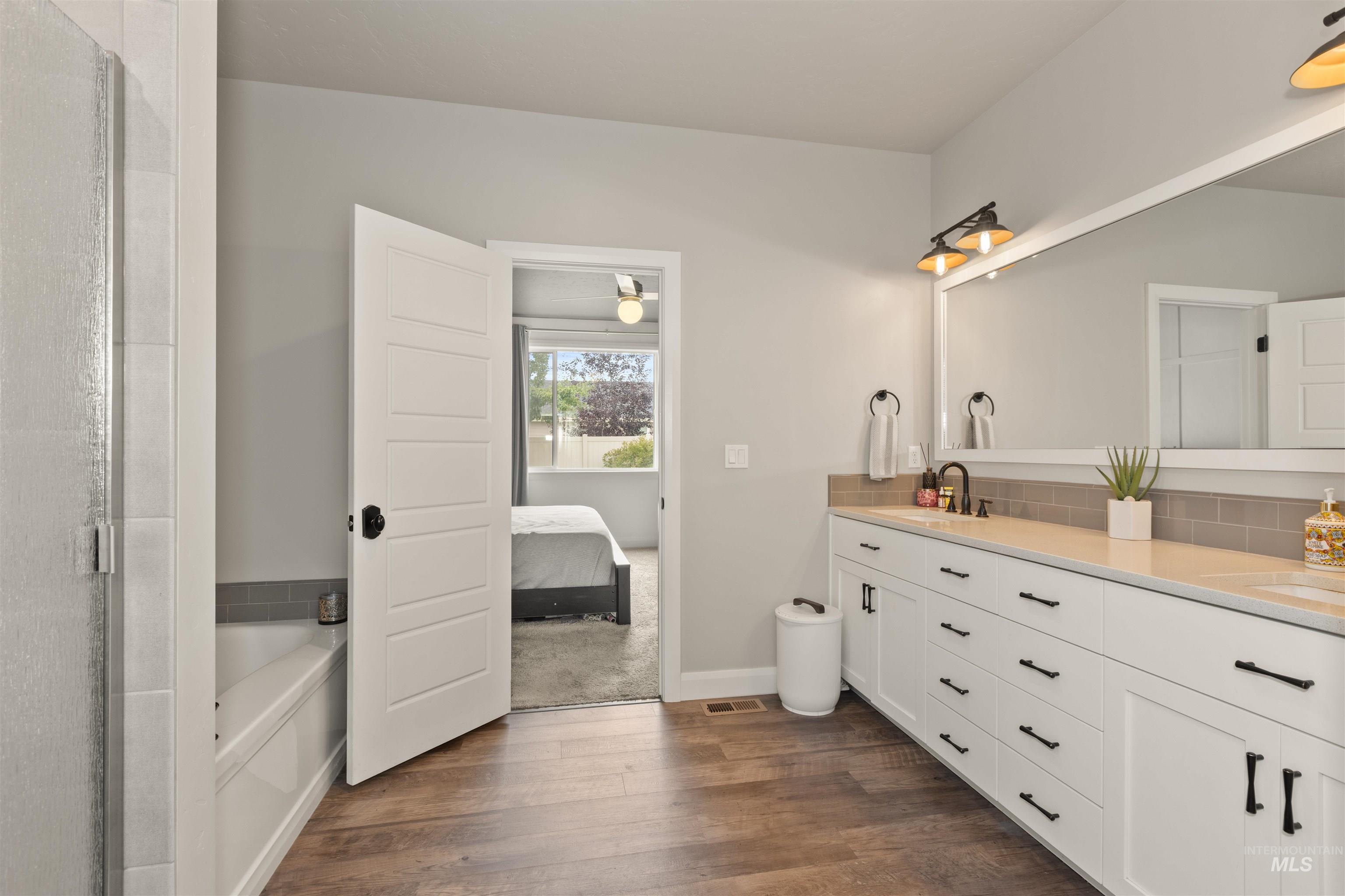 365 N Tullshire Ave., Eagle, Idaho 83616, 4 Bedrooms, 3.5 Bathrooms, Residential For Sale, Price $755,000,MLS 98963720