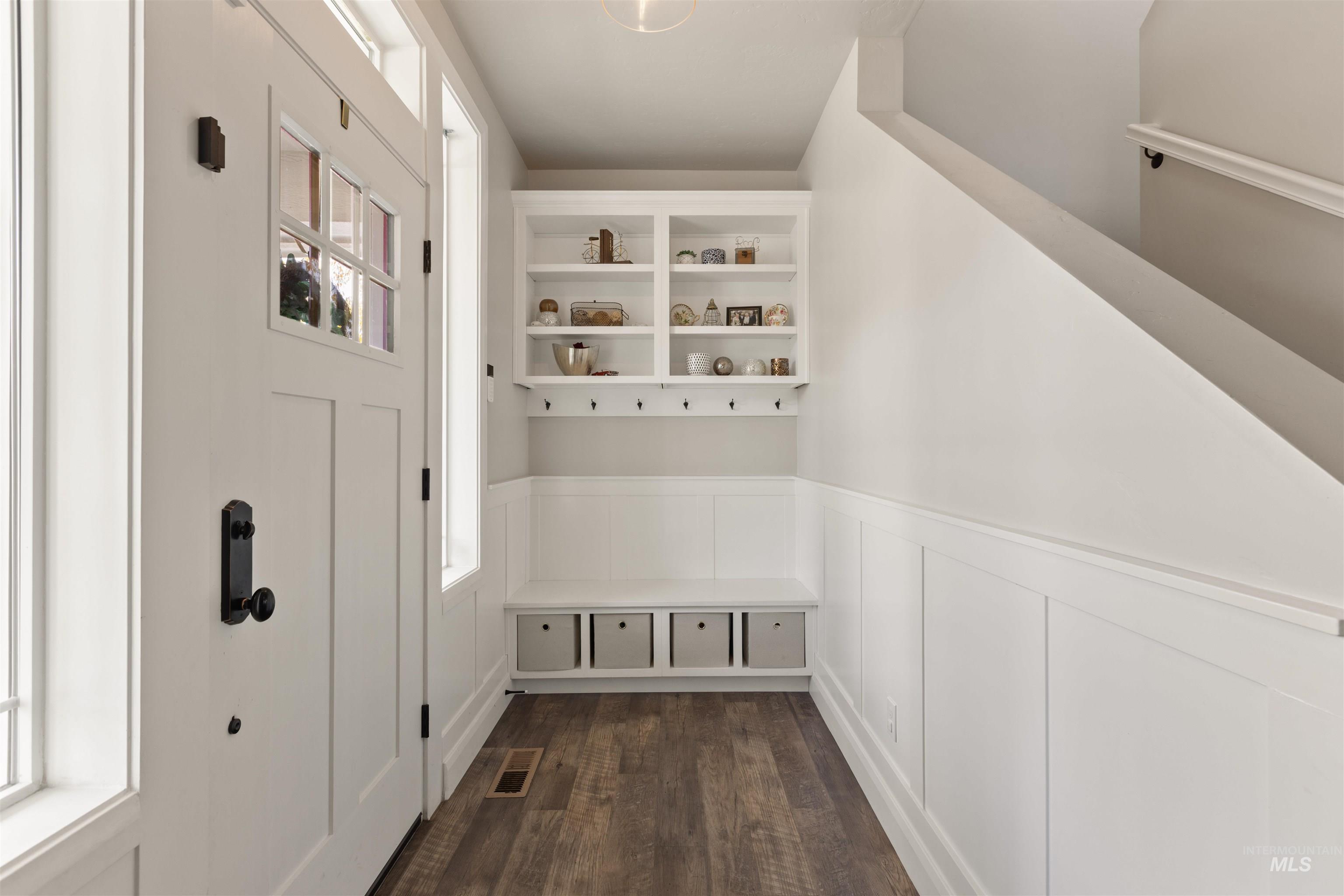 365 N Tullshire Ave., Eagle, Idaho 83616, 4 Bedrooms, 3.5 Bathrooms, Residential For Sale, Price $755,000,MLS 98963720