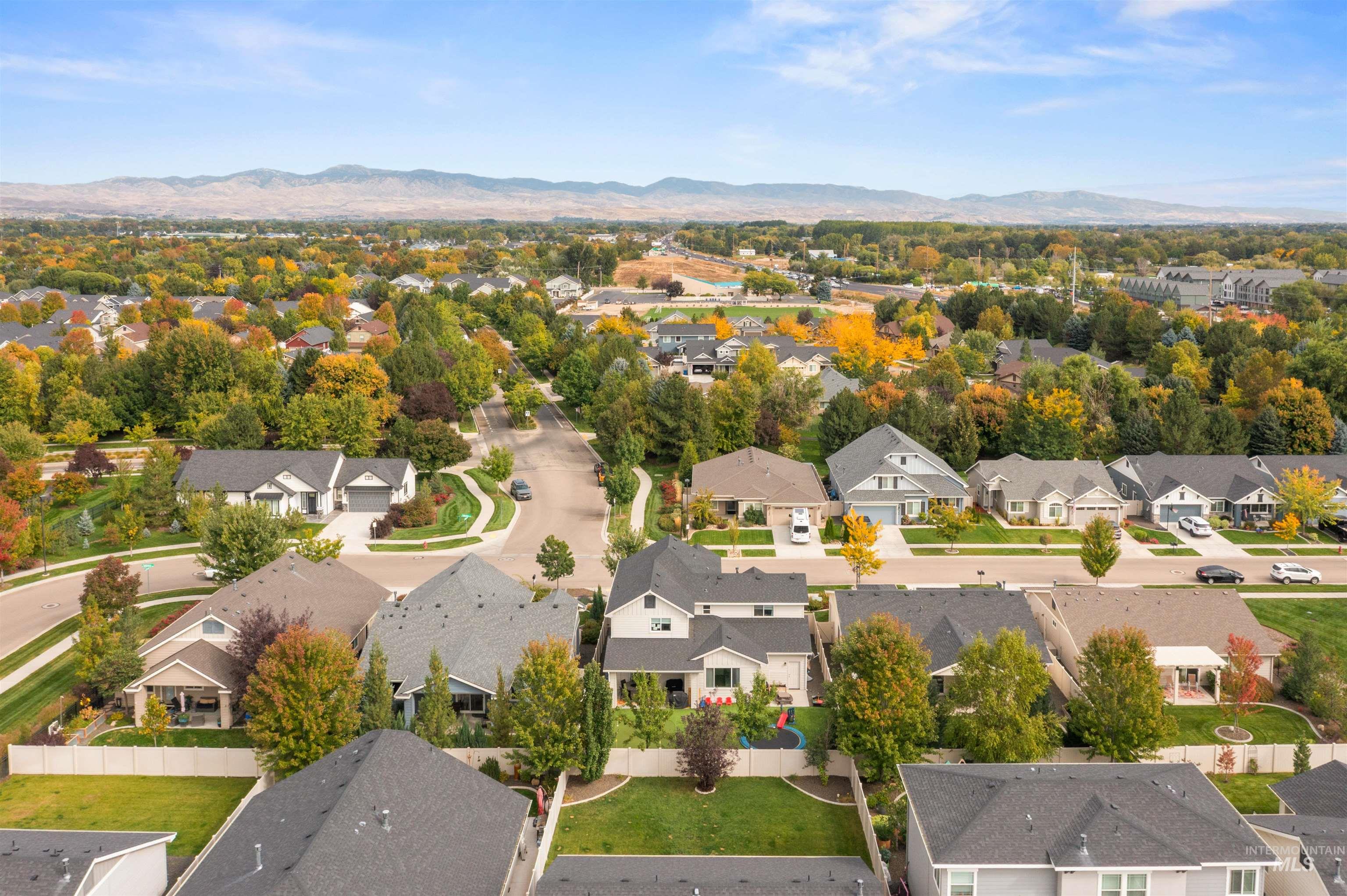 365 N Tullshire Ave., Eagle, Idaho 83616, 4 Bedrooms, 3.5 Bathrooms, Residential For Sale, Price $755,000,MLS 98963720