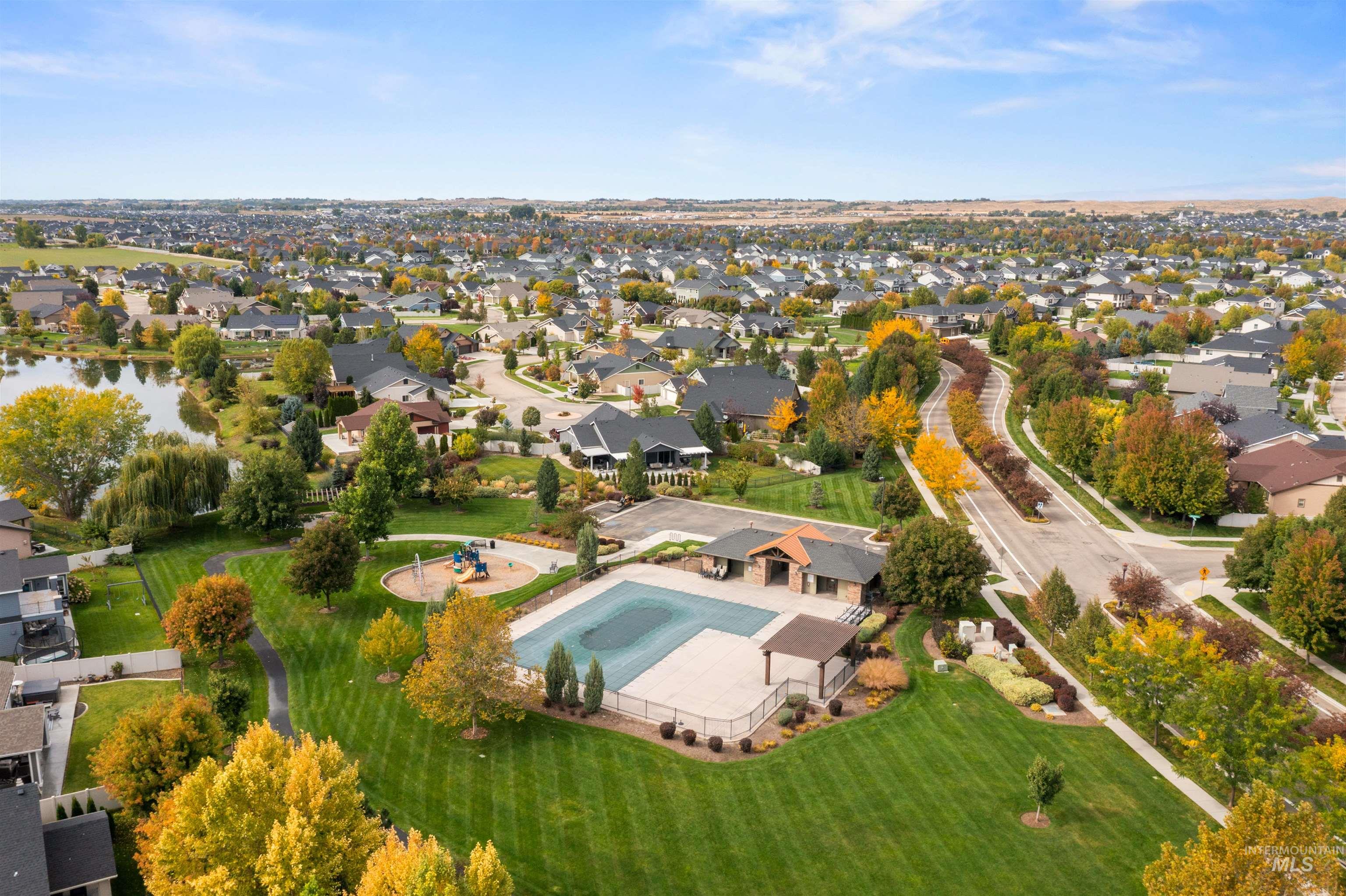 365 N Tullshire Ave., Eagle, Idaho 83616, 4 Bedrooms, 3.5 Bathrooms, Residential For Sale, Price $755,000,MLS 98963720