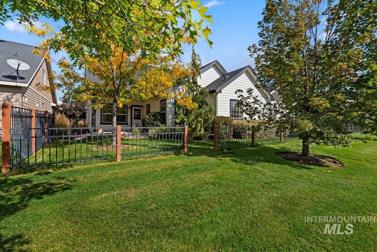 5011 W Clear Field, Eagle, Idaho 83616, 3 Bedrooms, 2 Bathrooms, Residential For Sale, Price $619,900, 98963728