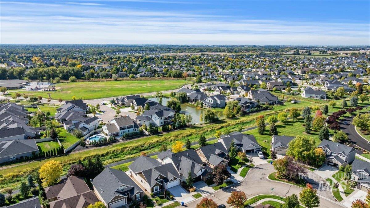 5011 W Clear Field, Eagle, Idaho 83616, 3 Bedrooms, 2 Bathrooms, Residential For Sale, Price $619,900, 98963728