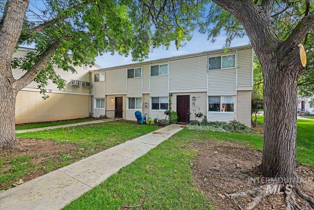 824 S Curtis Rd, Boise, Idaho 83705, 2 Bedrooms, 1.5 Bathrooms, Residential For Sale, Price $249,000,MLS 98963733