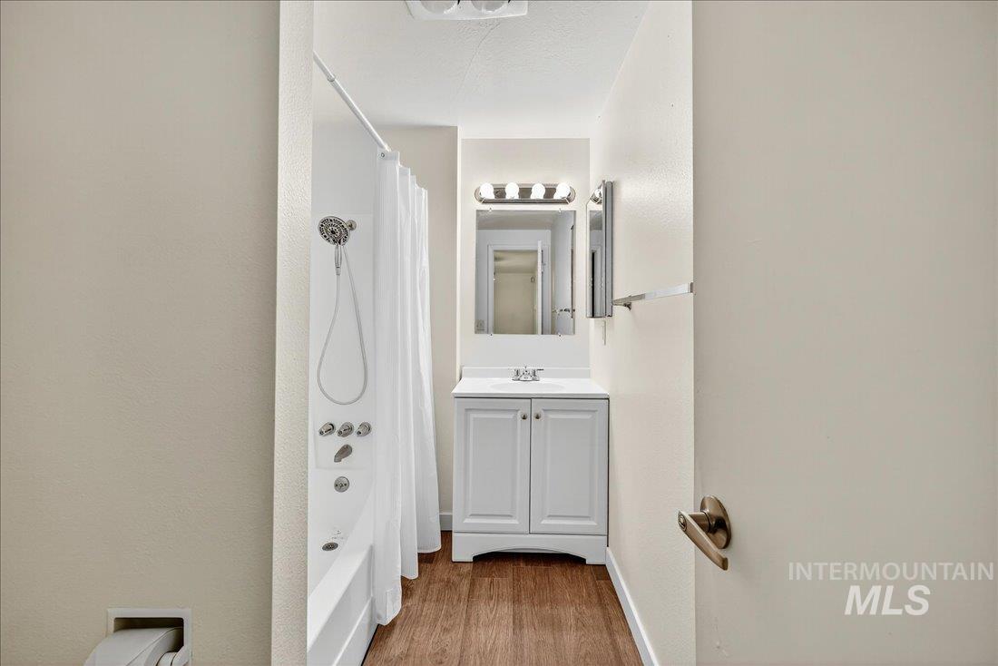 824 S Curtis Rd, Boise, Idaho 83705, 2 Bedrooms, 1.5 Bathrooms, Residential For Sale, Price $249,000,MLS 98963733