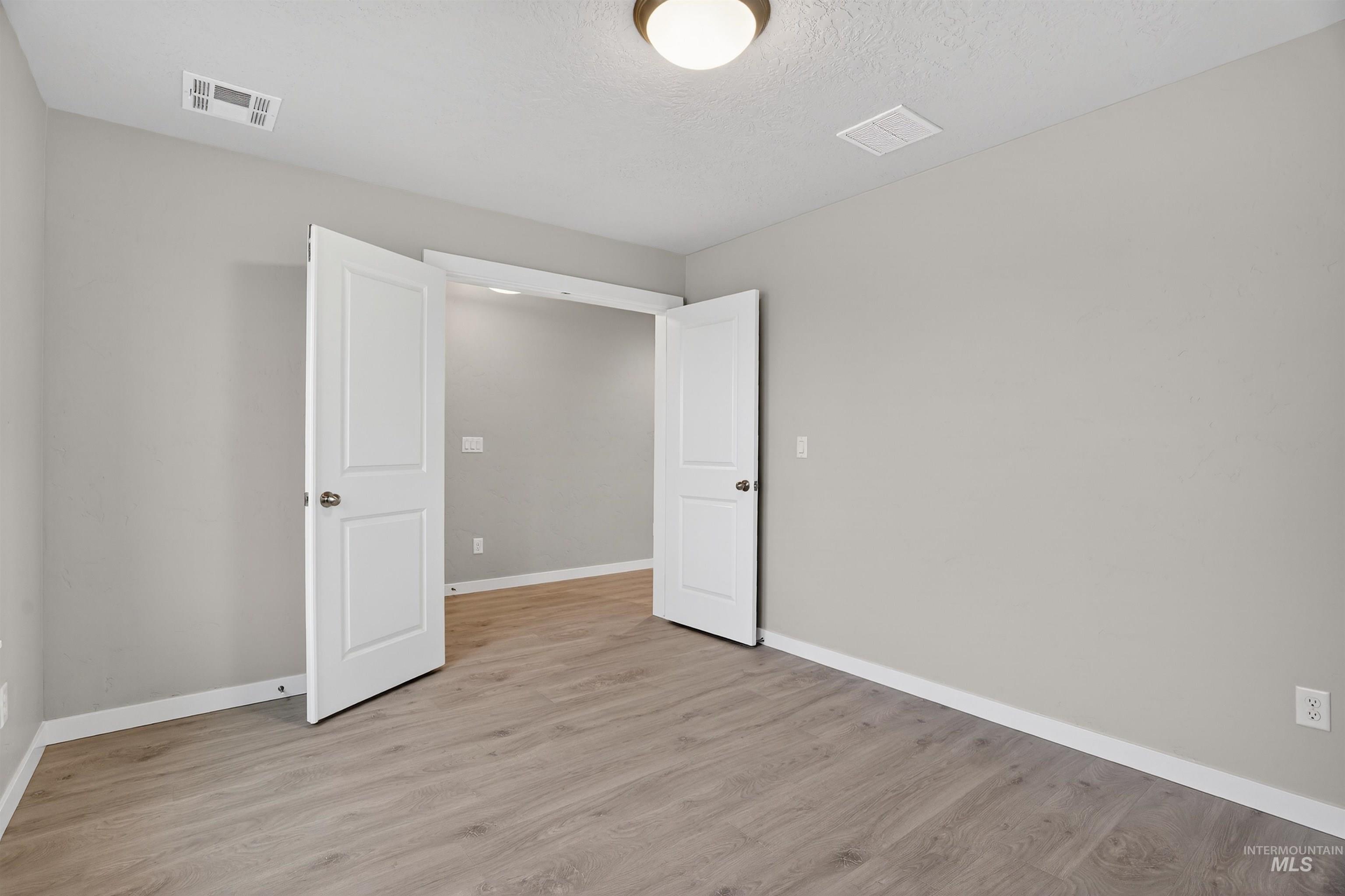 19317 Snowyside Way, Caldwell, Idaho 83605, 4 Bedrooms, 2.5 Bathrooms, Residential For Sale, Price $499,990, 98963738