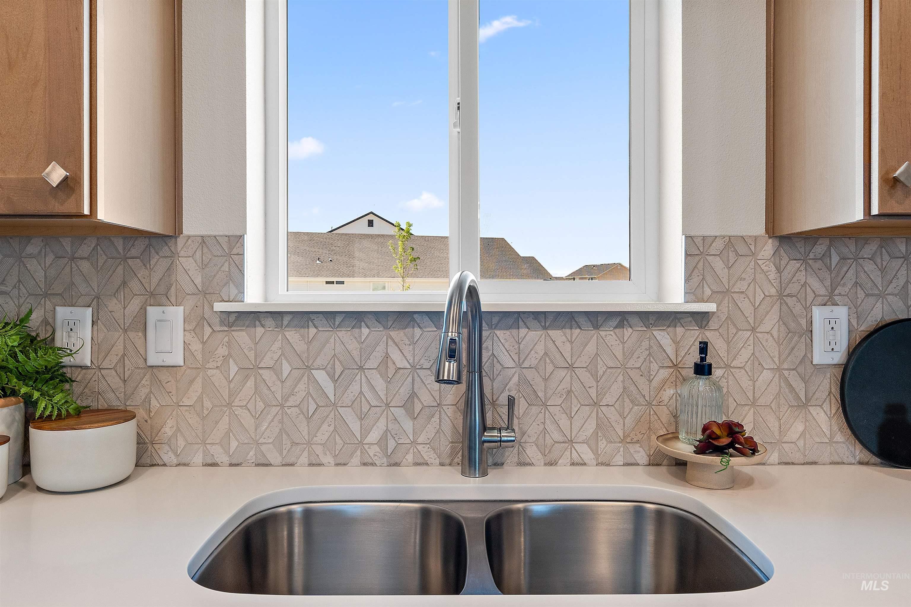 10084 Longtail Drive, Nampa, Idaho 83687, 3 Bedrooms, 2 Bathrooms, Residential For Sale, Price $368,990,MLS 98963756