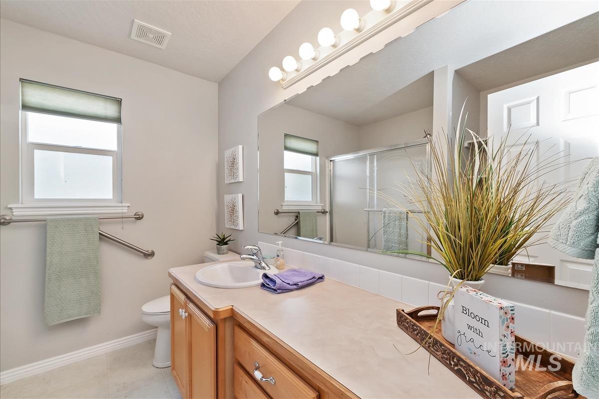 710 W Wildrye Ct, Nampa, Idaho 83686, 3 Bedrooms, 2 Bathrooms, Residential For Sale, Price $438,000,MLS 98963764