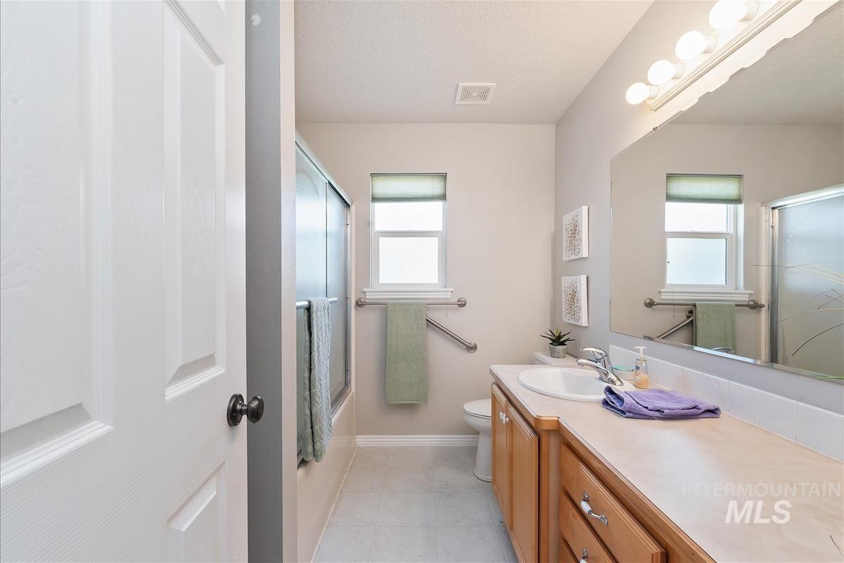 710 W Wildrye Ct, Nampa, Idaho 83686, 3 Bedrooms, 2 Bathrooms, Residential For Sale, Price $438,000,MLS 98963764