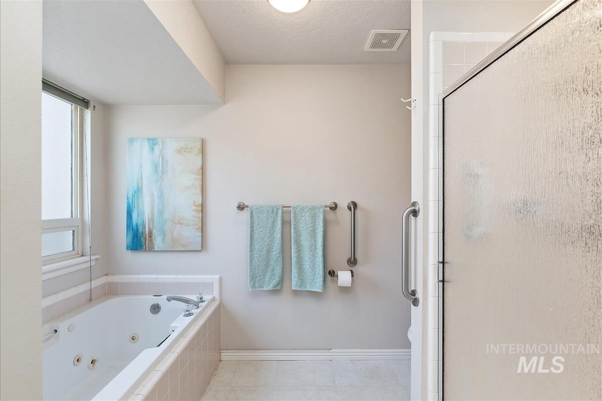 710 W Wildrye Ct, Nampa, Idaho 83686, 3 Bedrooms, 2 Bathrooms, Residential For Sale, Price $438,000,MLS 98963764