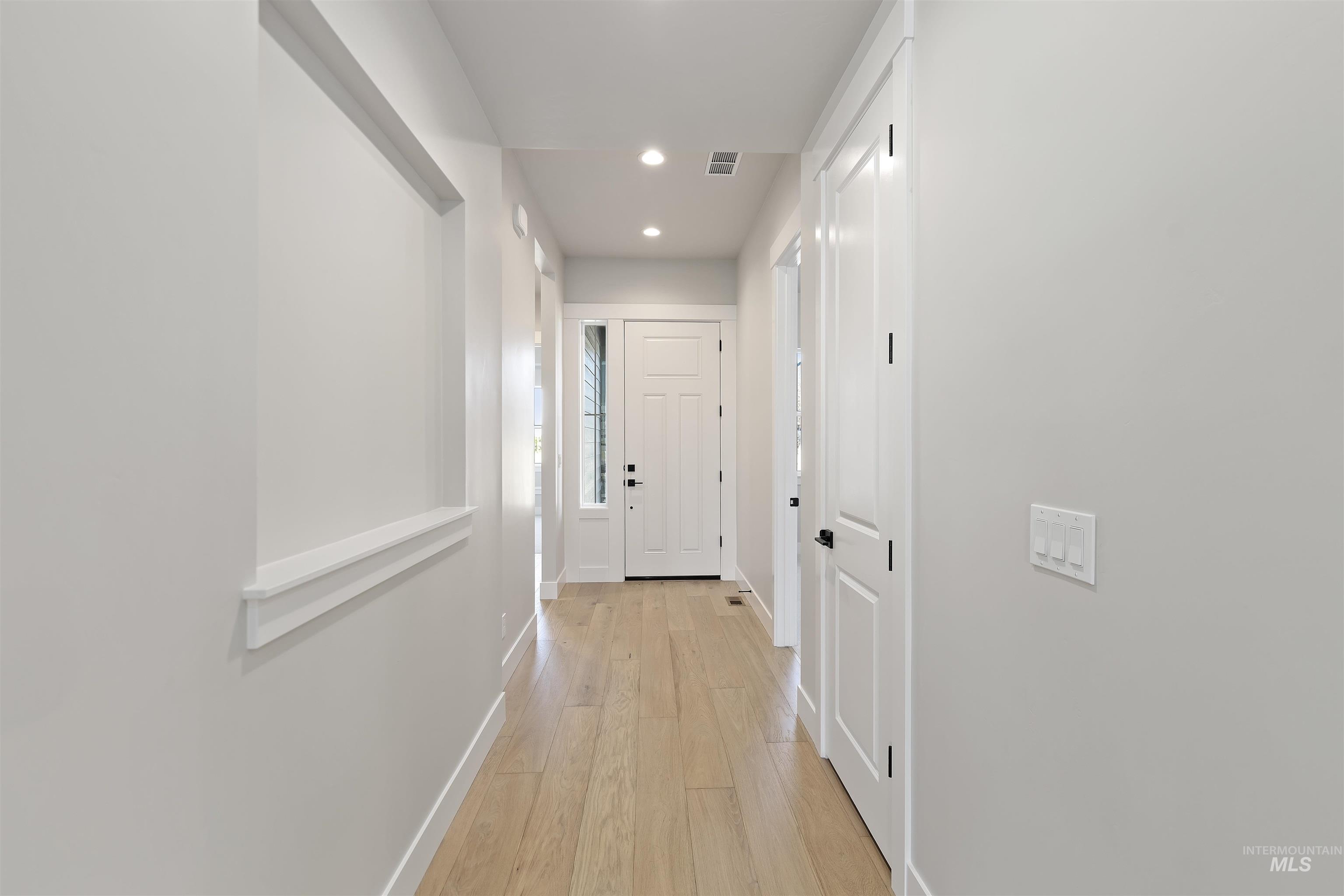 2247 E Blakehurst St, Kuna, Idaho 83634, 3 Bedrooms, 3 Bathrooms, Residential For Sale, Price $806,880,MLS 98963772