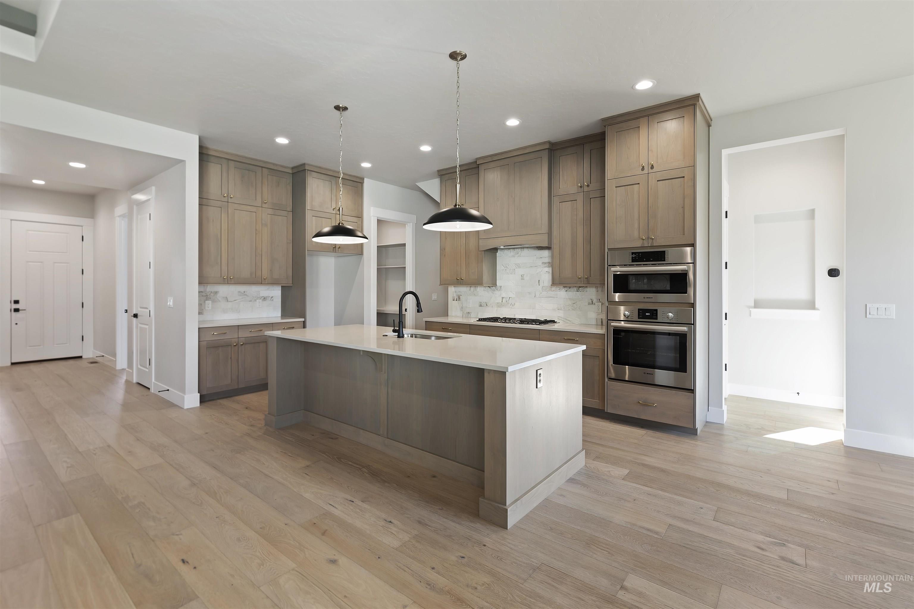 2247 E Blakehurst St, Kuna, Idaho 83634, 3 Bedrooms, 3 Bathrooms, Residential For Sale, Price $806,880,MLS 98963772