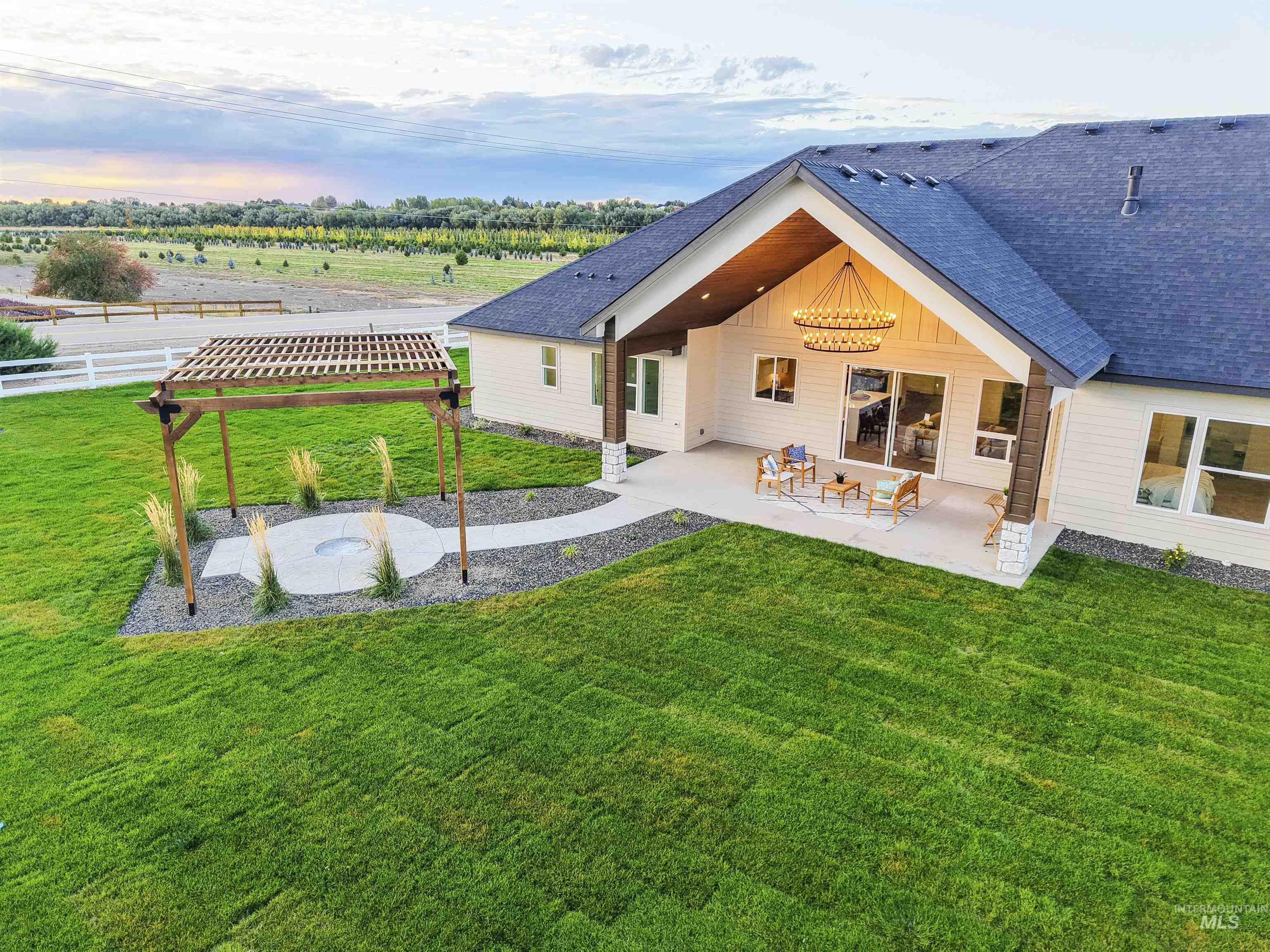 8991 Edna Lane, Middleton, Idaho 83644, 4 Bedrooms, 4.5 Bathrooms, Residential For Sale, Price $1,295,000,MLS 98963800