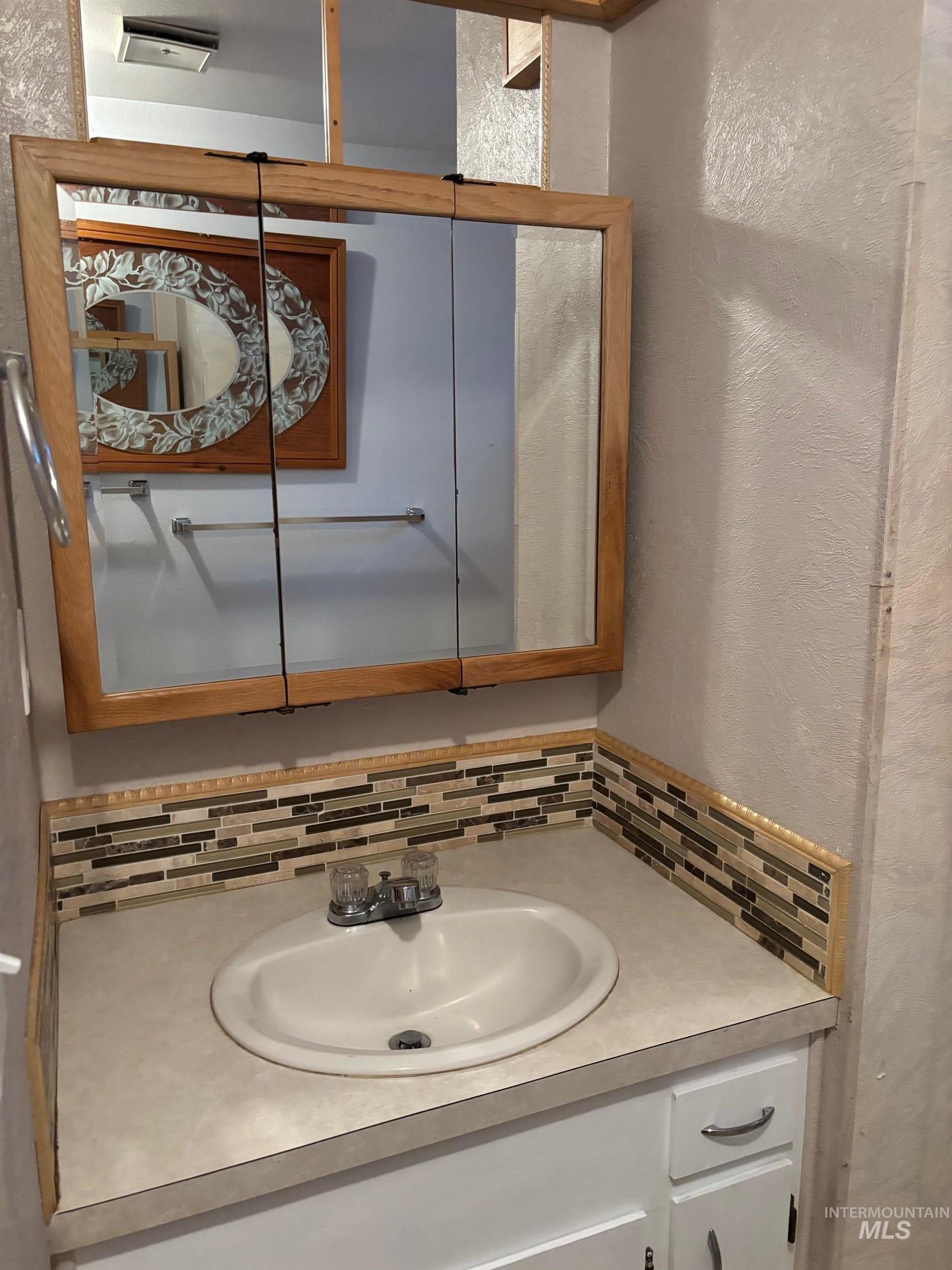 12954 Indio Avenue, Orofino, Idaho 83544, 4 Bedrooms, 3 Bathrooms, Residential For Sale, Price $432,000,MLS 98963804