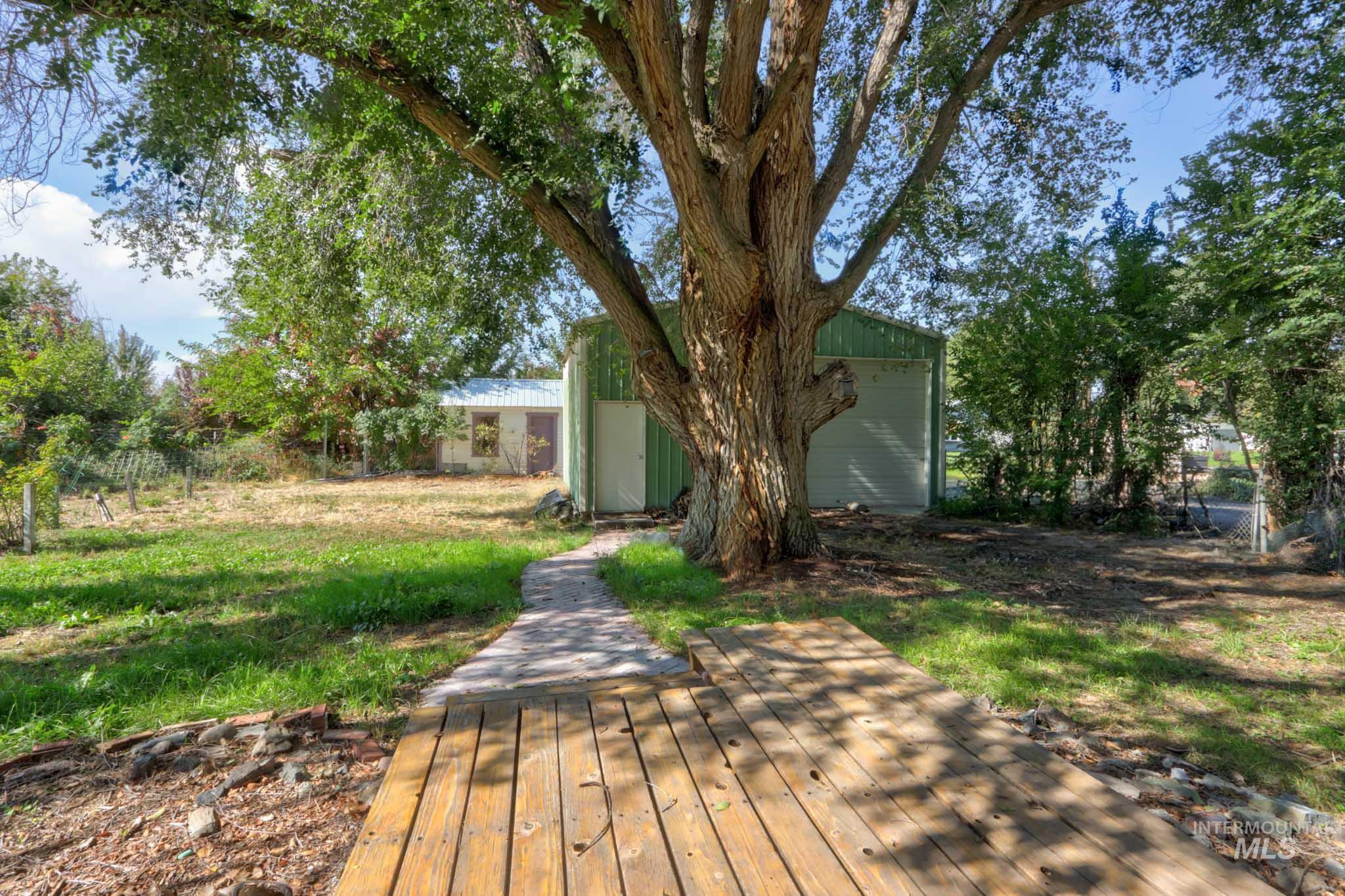 41 N Dorian Dr, Ontario, Oregon 97914, 3 Bedrooms, 2 Bathrooms, Residential For Sale, Price $325,000,MLS 98963812