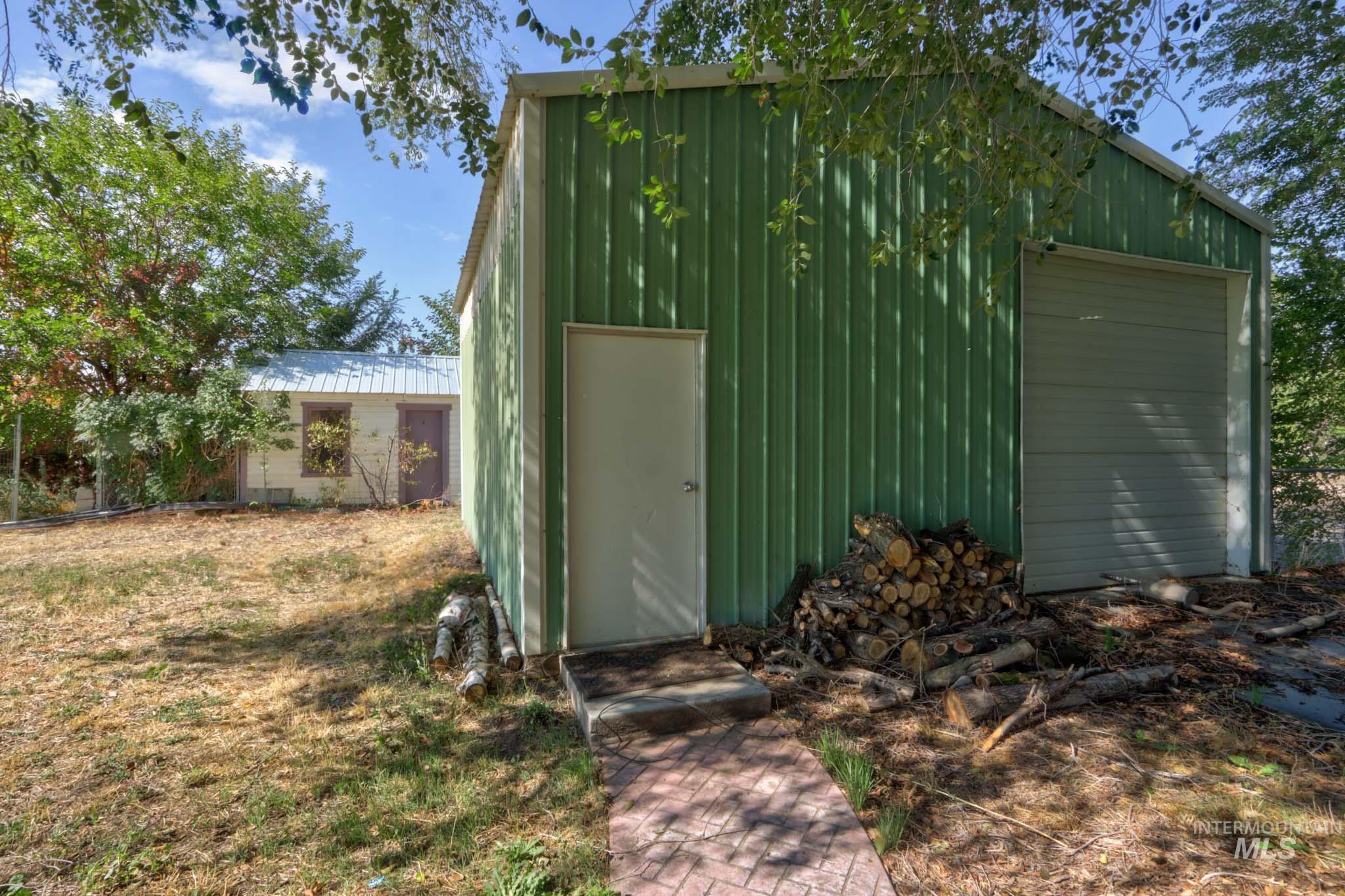 41 N Dorian Dr, Ontario, Oregon 97914, 3 Bedrooms, 2 Bathrooms, Residential For Sale, Price $325,000,MLS 98963812