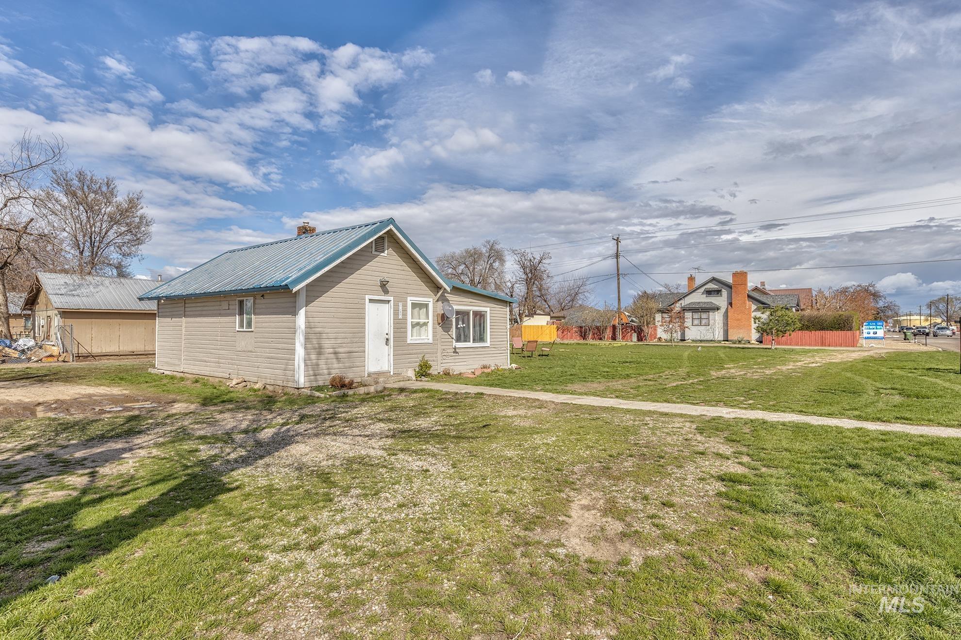 107 SE 5th Ave, Ontario, Oregon 97914, Business/Commercial For Sale, Price $218,000,MLS 98963823