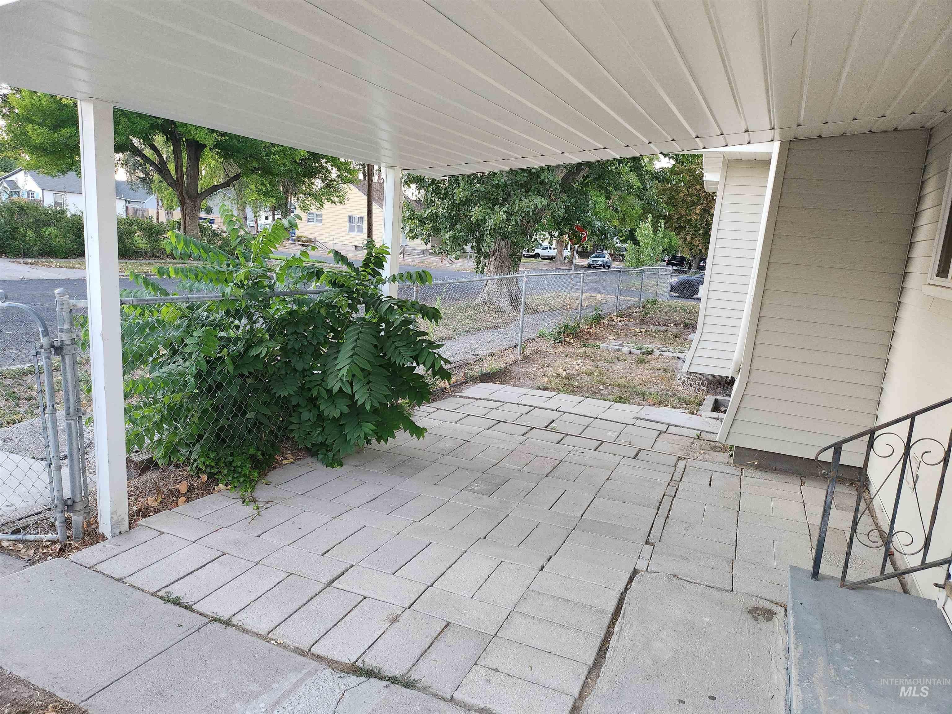 1404 4th Ave East, Twin Falls, Idaho 83301, 3 Bedrooms, 1.5 Bathrooms, Residential For Sale, Price $270,000,MLS 98963825