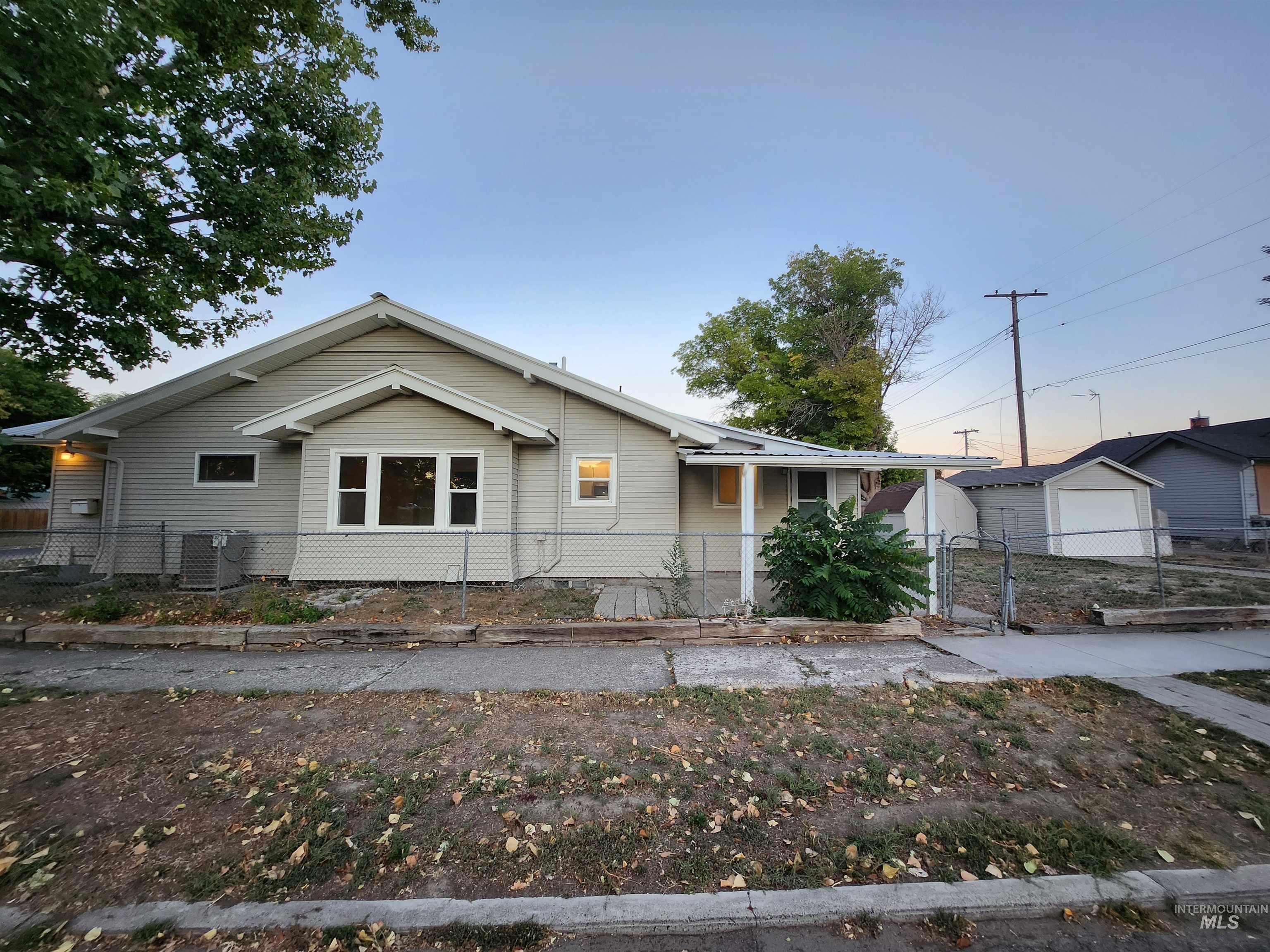 1404 4th Ave East, Twin Falls, Idaho 83301, 3 Bedrooms, 1.5 Bathrooms, Residential For Sale, Price $270,000,MLS 98963825