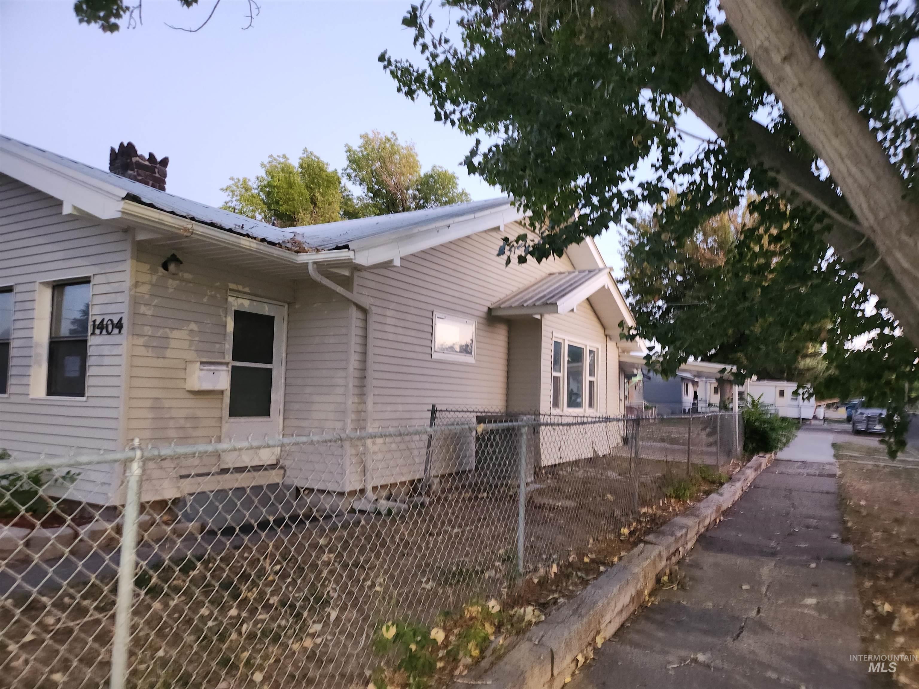 1404 4th Ave East, Twin Falls, Idaho 83301, 3 Bedrooms, 1.5 Bathrooms, Residential For Sale, Price $270,000,MLS 98963825