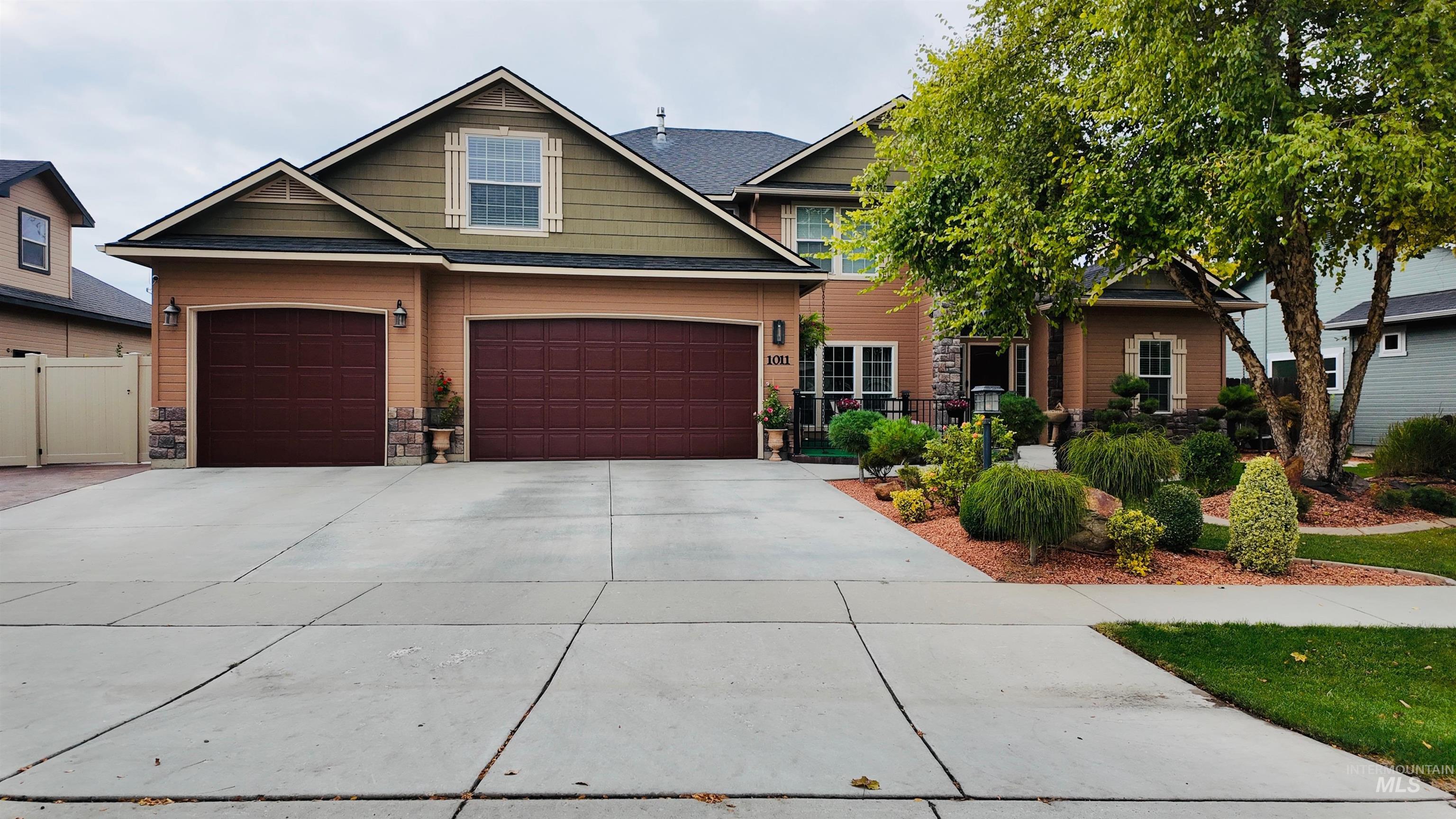 1011 S River Stone, Nampa, Idaho 83686, 4 Bedrooms, 3.5 Bathrooms, Residential For Sale, Price $674,990,MLS 98963826