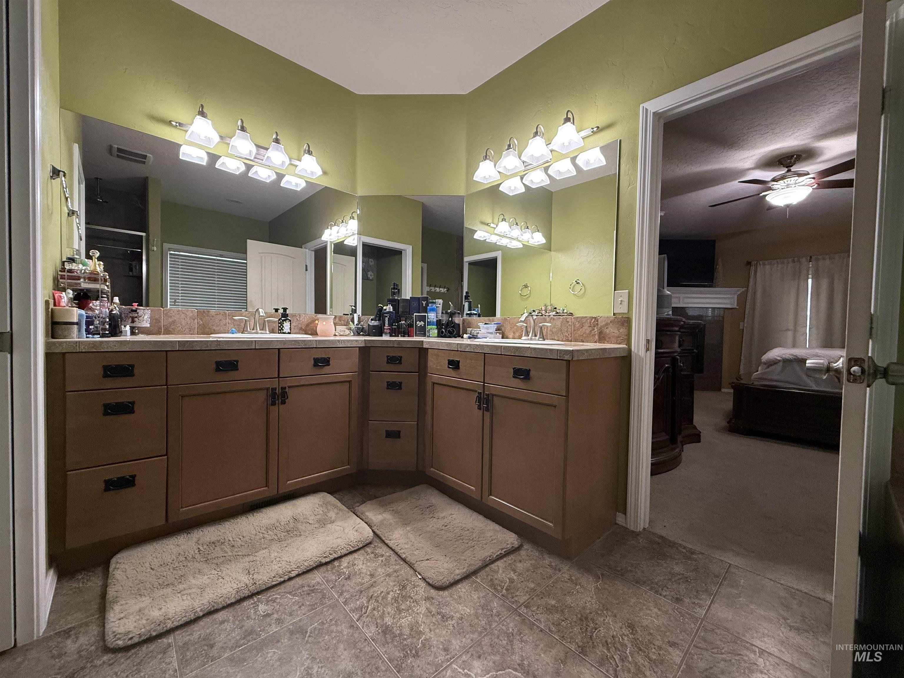 1011 S River Stone, Nampa, Idaho 83686, 4 Bedrooms, 3.5 Bathrooms, Residential For Sale, Price $674,990,MLS 98963826