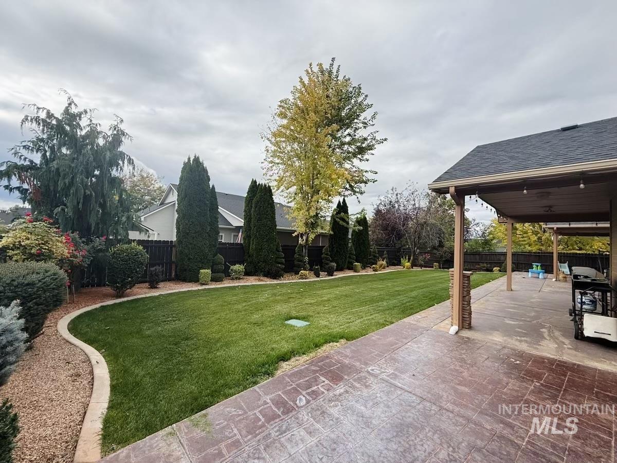 1011 S River Stone, Nampa, Idaho 83686, 4 Bedrooms, 3.5 Bathrooms, Residential For Sale, Price $674,990,MLS 98963826