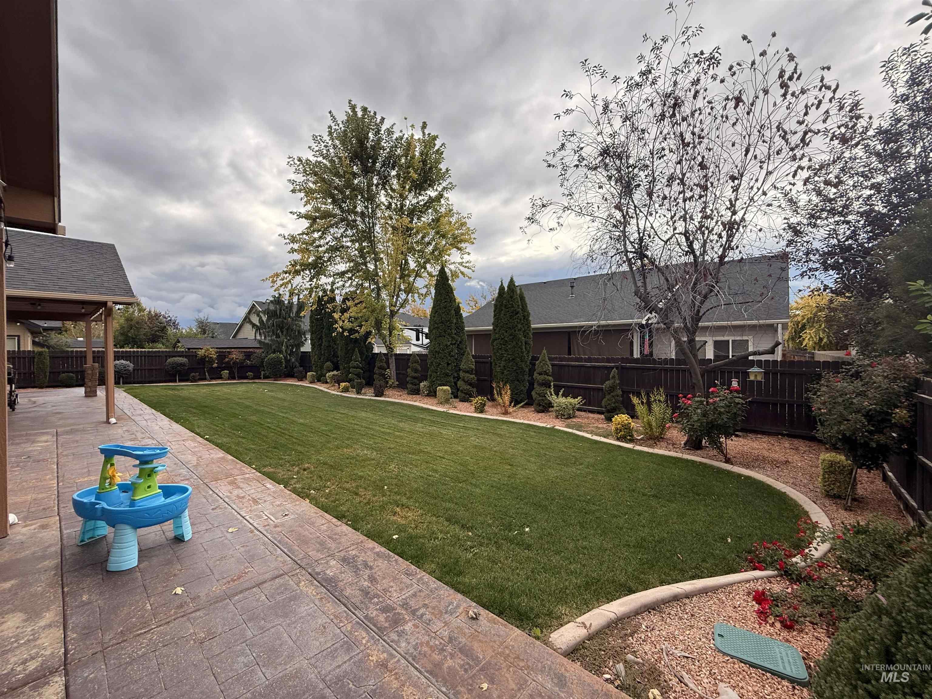 1011 S River Stone, Nampa, Idaho 83686, 4 Bedrooms, 3.5 Bathrooms, Residential For Sale, Price $674,990,MLS 98963826