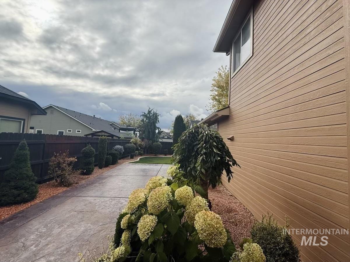 1011 S River Stone, Nampa, Idaho 83686, 4 Bedrooms, 3.5 Bathrooms, Residential For Sale, Price $674,990,MLS 98963826