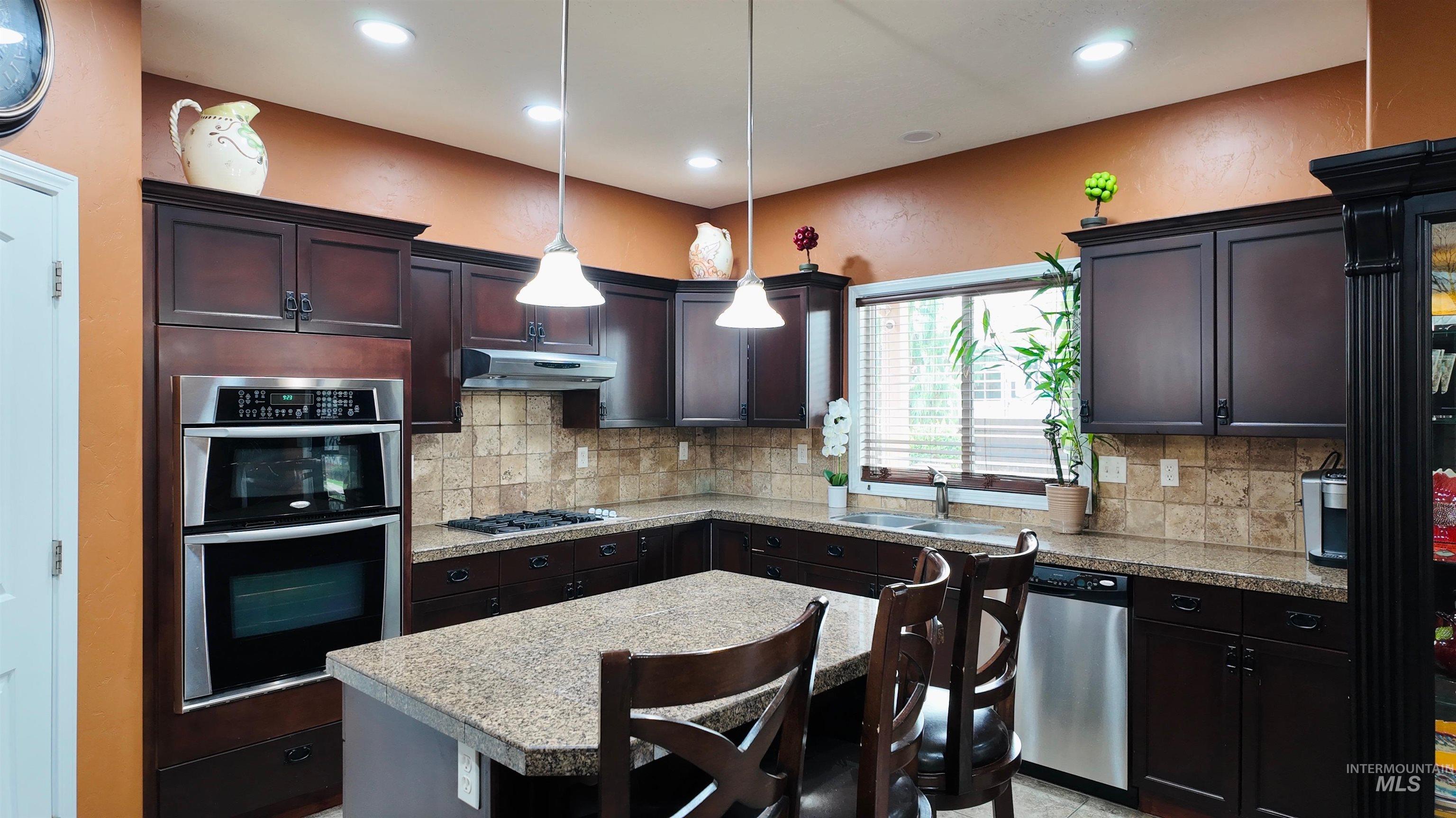 1011 S River Stone, Nampa, Idaho 83686, 4 Bedrooms, 3.5 Bathrooms, Residential For Sale, Price $674,990,MLS 98963826