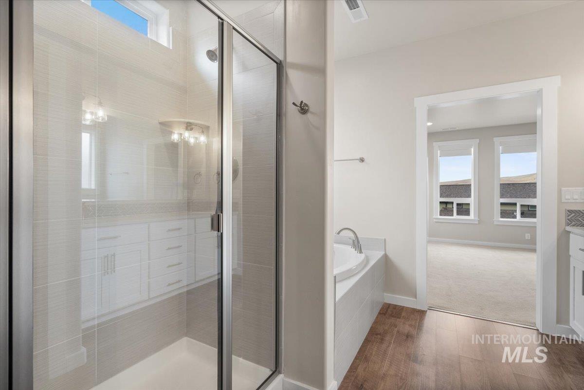 19250 N Shepherds Pie Place, Boise, Idaho 83714, 3 Bedrooms, 3 Bathrooms, Residential For Sale, Price $619,900,MLS 98963842