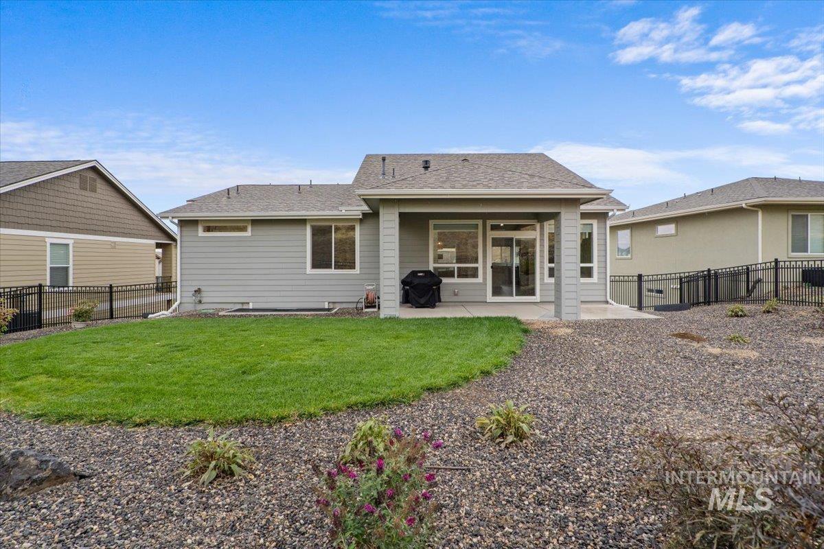 19250 N Shepherds Pie Place, Boise, Idaho 83714, 3 Bedrooms, 3 Bathrooms, Residential For Sale, Price $619,900,MLS 98963842