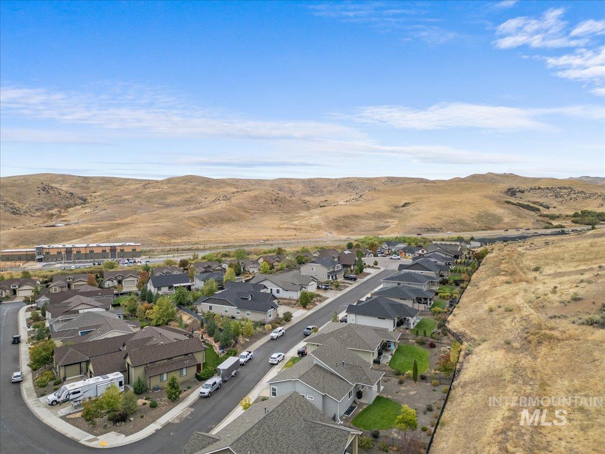 19250 N Shepherds Pie Place, Boise, Idaho 83714, 3 Bedrooms, 3 Bathrooms, Residential For Sale, Price $619,900,MLS 98963842