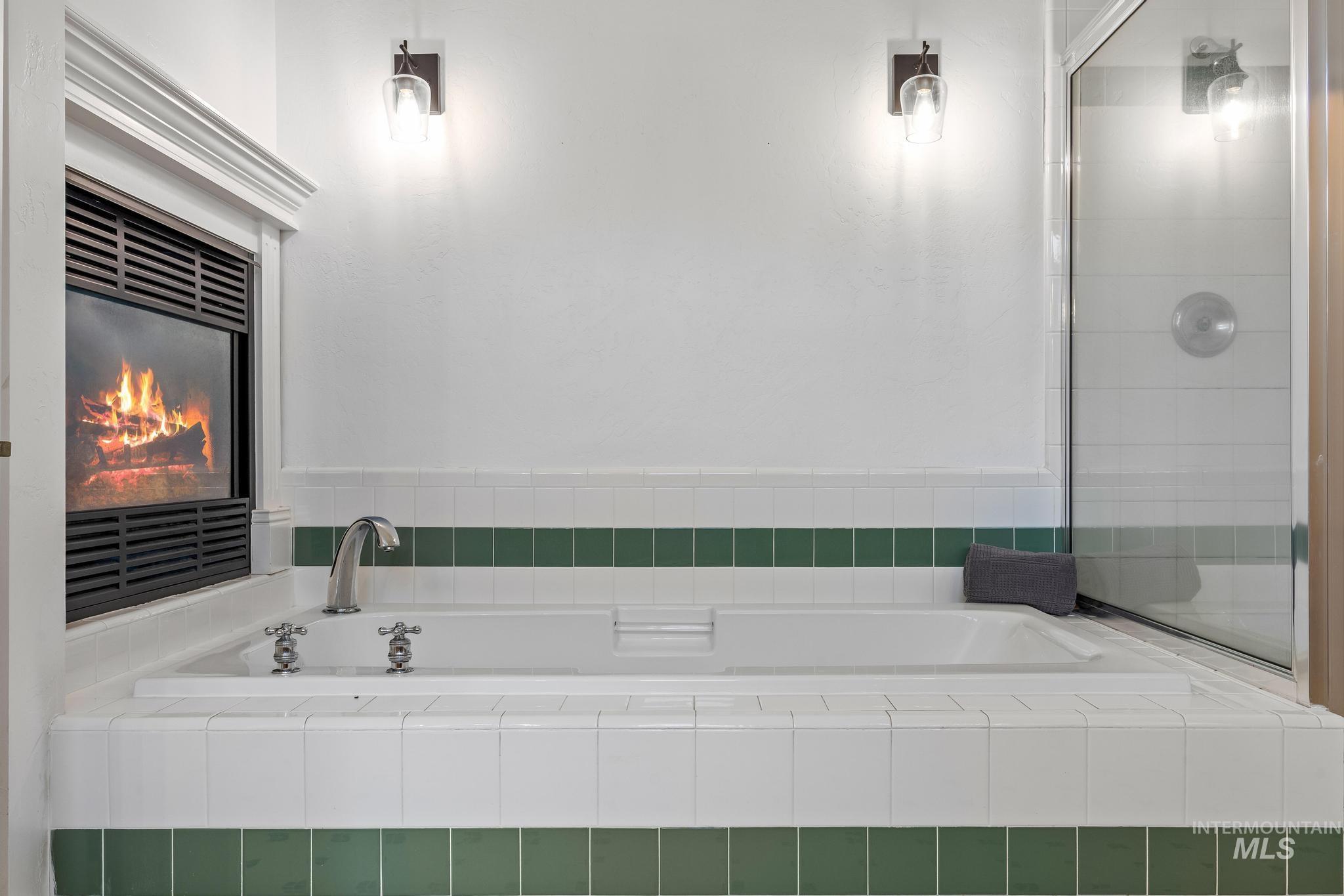 615 E Trinidad, Meridian, Idaho 83642, 6 Bedrooms, 4.5 Bathrooms, Residential For Sale, Price $929,990,MLS 98963852