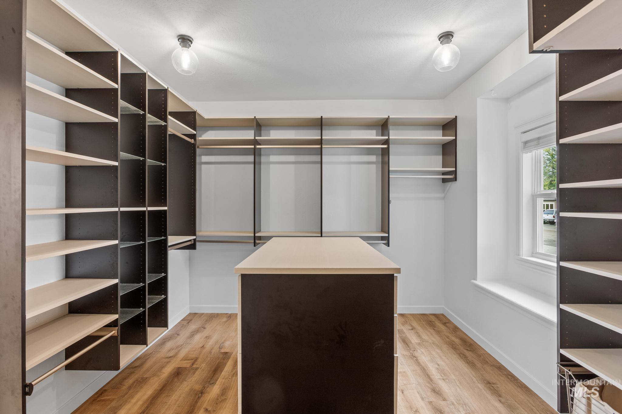 615 E Trinidad, Meridian, Idaho 83642, 6 Bedrooms, 4.5 Bathrooms, Residential For Sale, Price $929,990,MLS 98963852