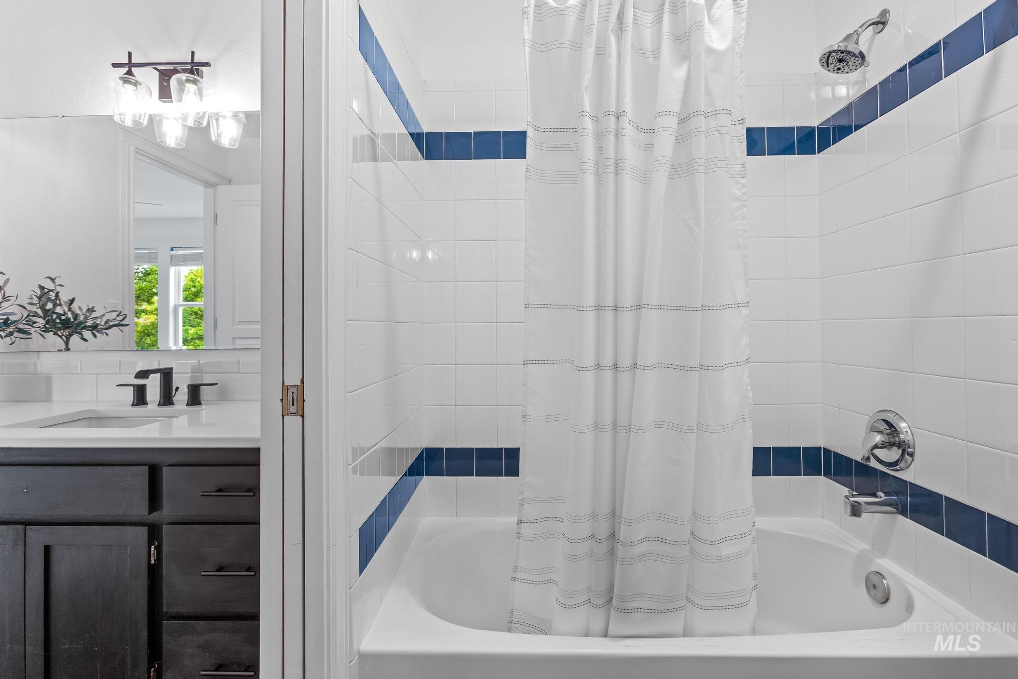 615 E Trinidad, Meridian, Idaho 83642, 6 Bedrooms, 4.5 Bathrooms, Residential For Sale, Price $929,990,MLS 98963852