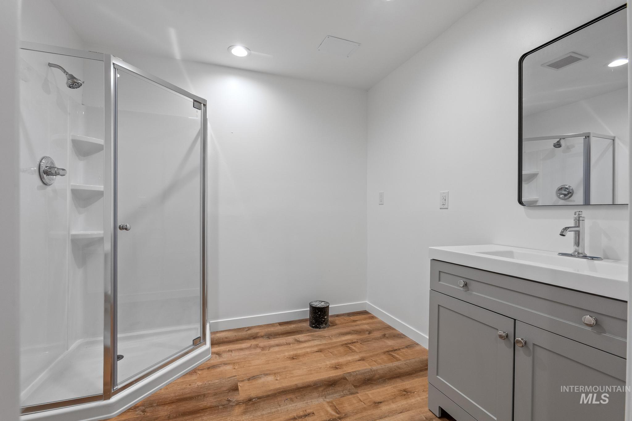 615 E Trinidad, Meridian, Idaho 83642, 6 Bedrooms, 4.5 Bathrooms, Residential For Sale, Price $929,990,MLS 98963852