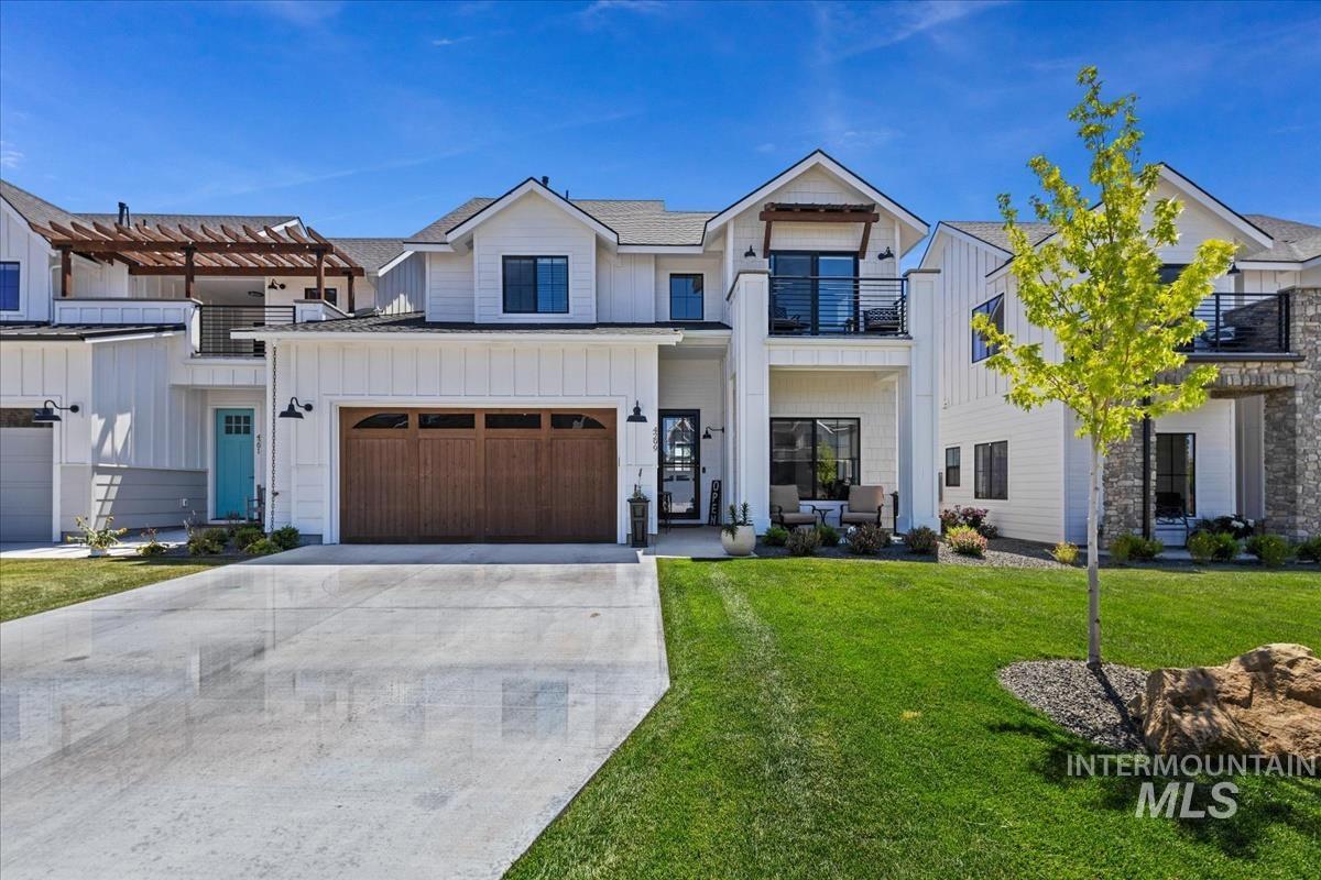 4299 W Bay Oak Ln, Meridian, Idaho 83646, 3 Bedrooms, 2.5 Bathrooms, Residential Income For Sale, Price $649,333,MLS 98963864