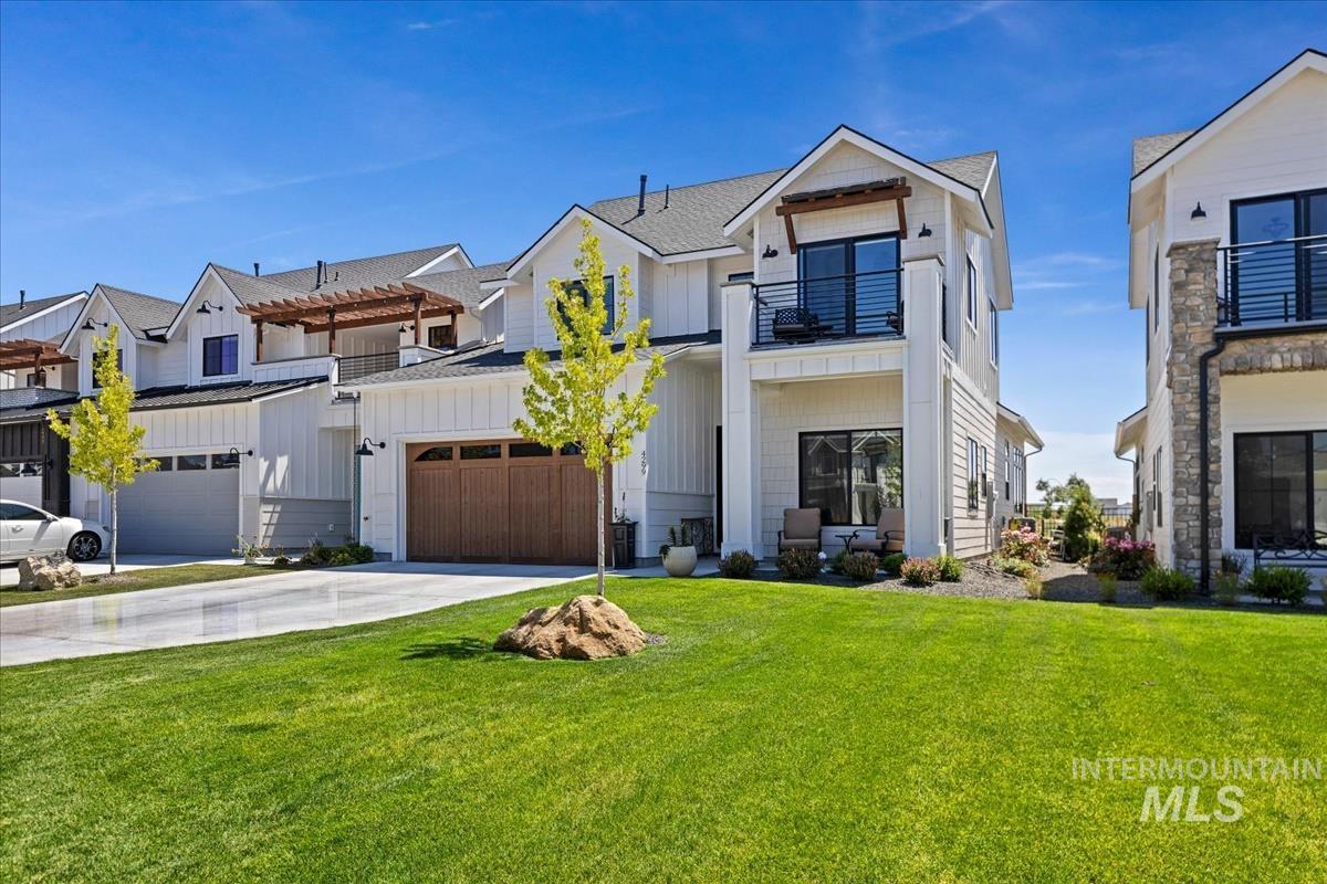 4299 W Bay Oak Ln, Meridian, Idaho 83646, 3 Bedrooms, 2.5 Bathrooms, Residential Income For Sale, Price $649,333,MLS 98963864