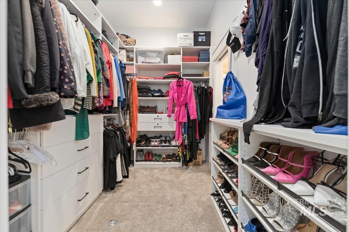 4299 W Bay Oak Ln, Meridian, Idaho 83646, 3 Bedrooms, 2.5 Bathrooms, Residential Income For Sale, Price $649,333,MLS 98963864