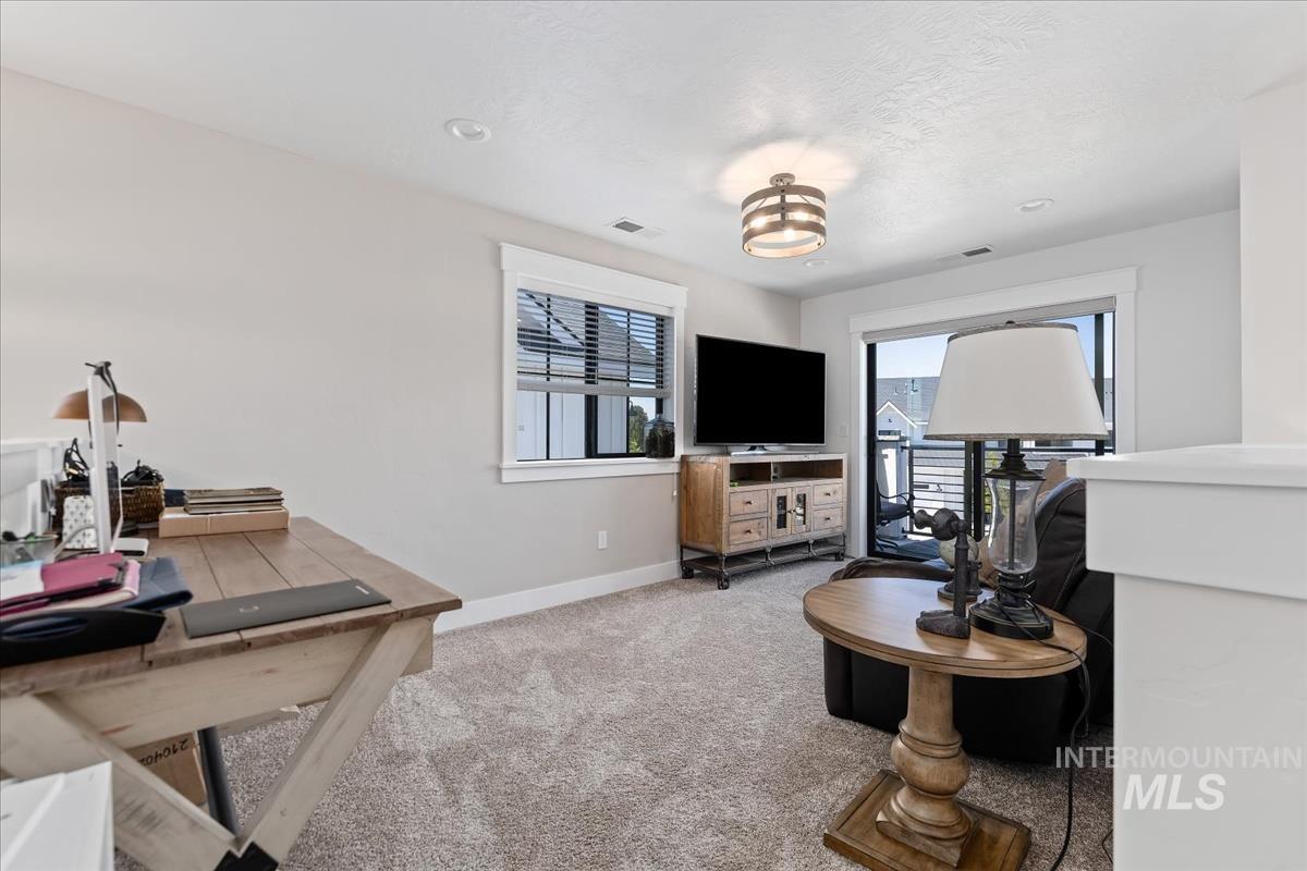 4299 W Bay Oak Ln, Meridian, Idaho 83646, 3 Bedrooms, 2.5 Bathrooms, Residential Income For Sale, Price $649,333,MLS 98963864