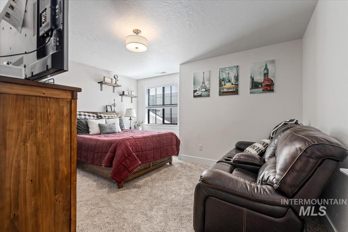 4299 W Bay Oak Ln, Meridian, Idaho 83646, 3 Bedrooms, 2.5 Bathrooms, Residential Income For Sale, Price $649,333,MLS 98963864