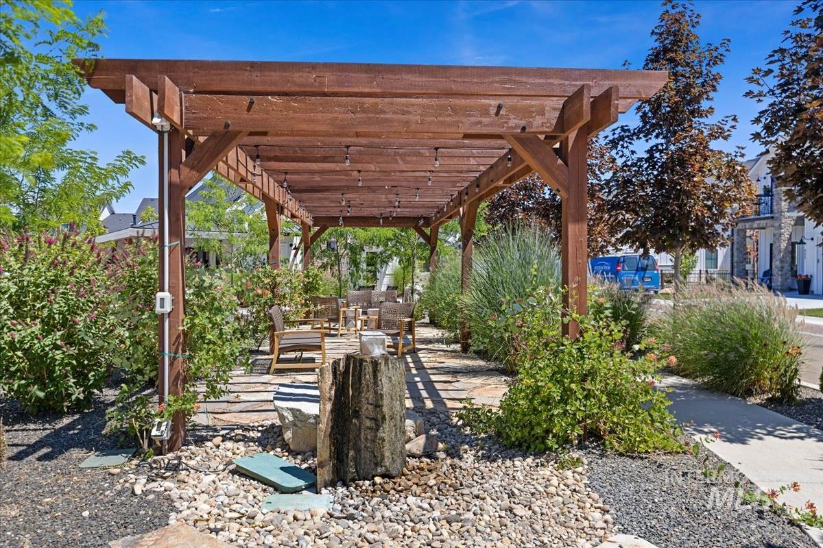 4299 W Bay Oak Ln, Meridian, Idaho 83646, 3 Bedrooms, 2.5 Bathrooms, Residential Income For Sale, Price $649,333,MLS 98963864