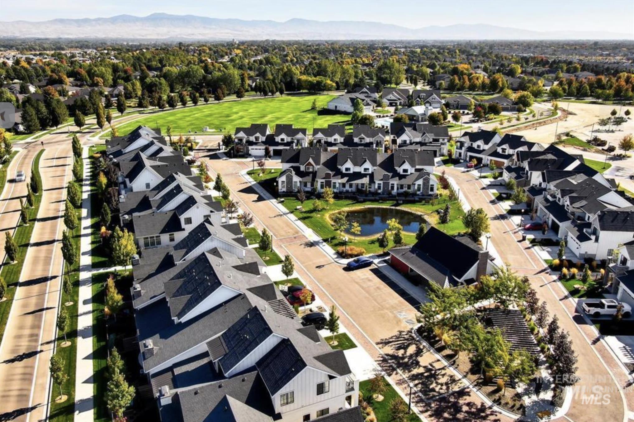 4299 W Bay Oak Ln, Meridian, Idaho 83646, 3 Bedrooms, 2.5 Bathrooms, Residential Income For Sale, Price $649,333,MLS 98963864